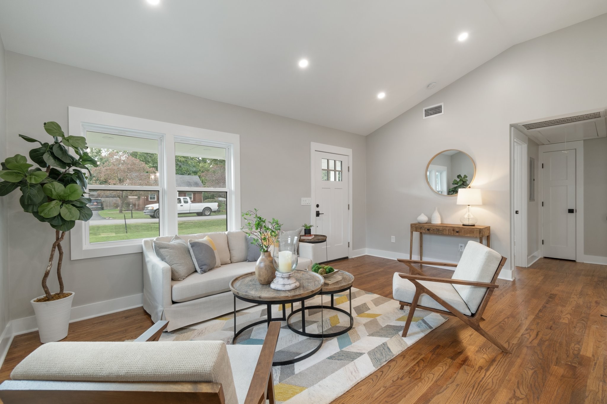 1305 Chickering Dr