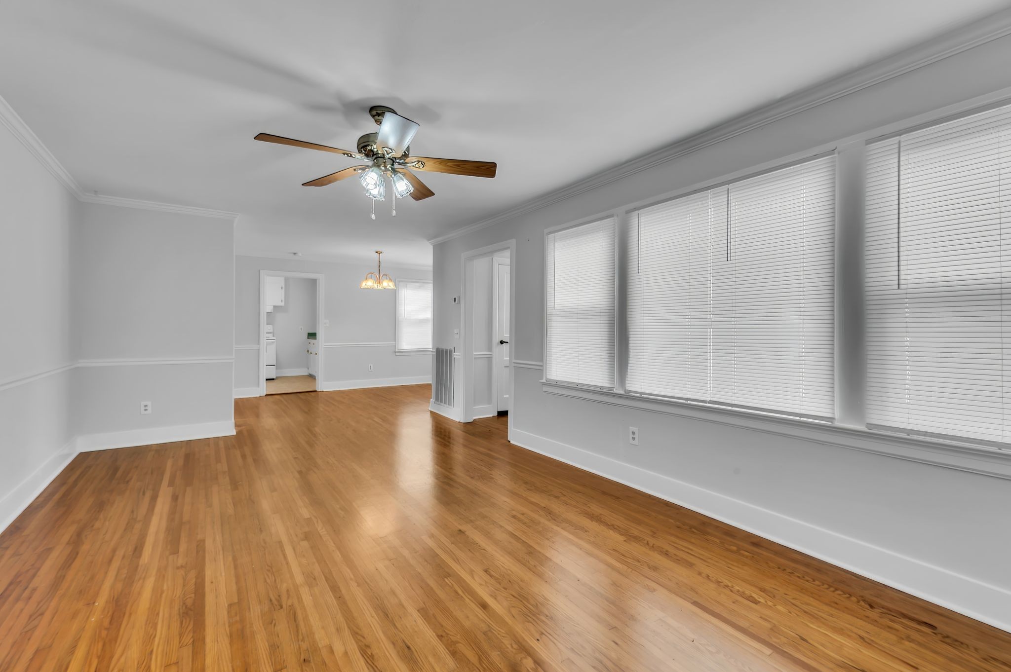 208 Hickory Dr