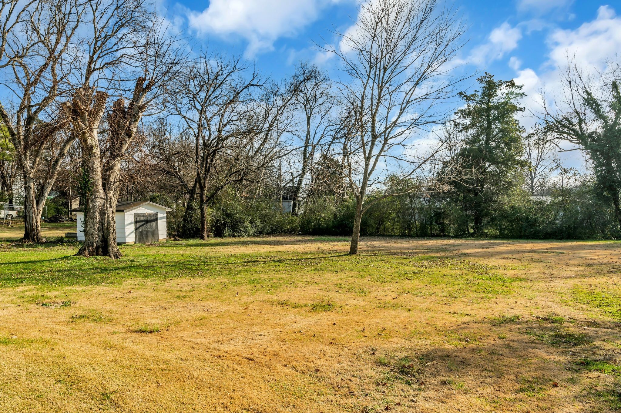 208 Hickory Dr
