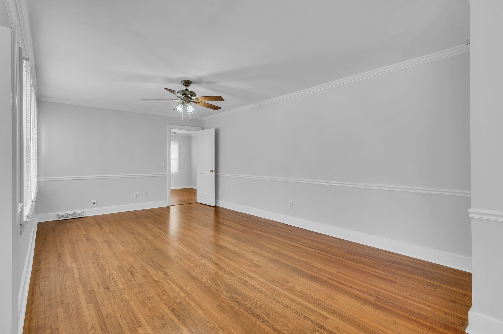 208 Hickory Dr