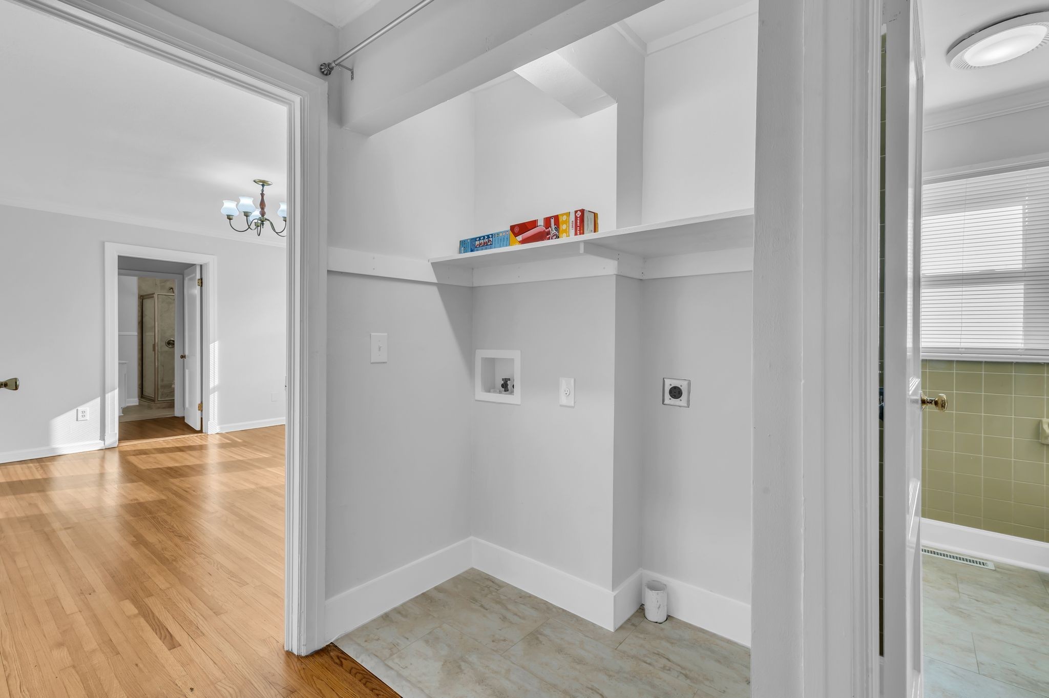 208 Hickory Dr