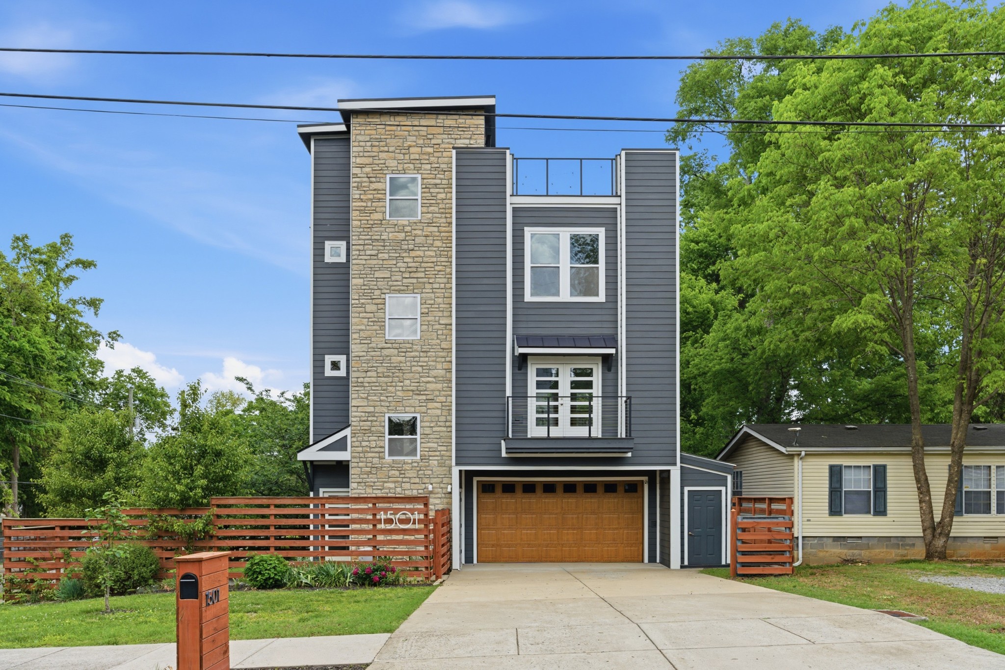 1501 Ward Ave
