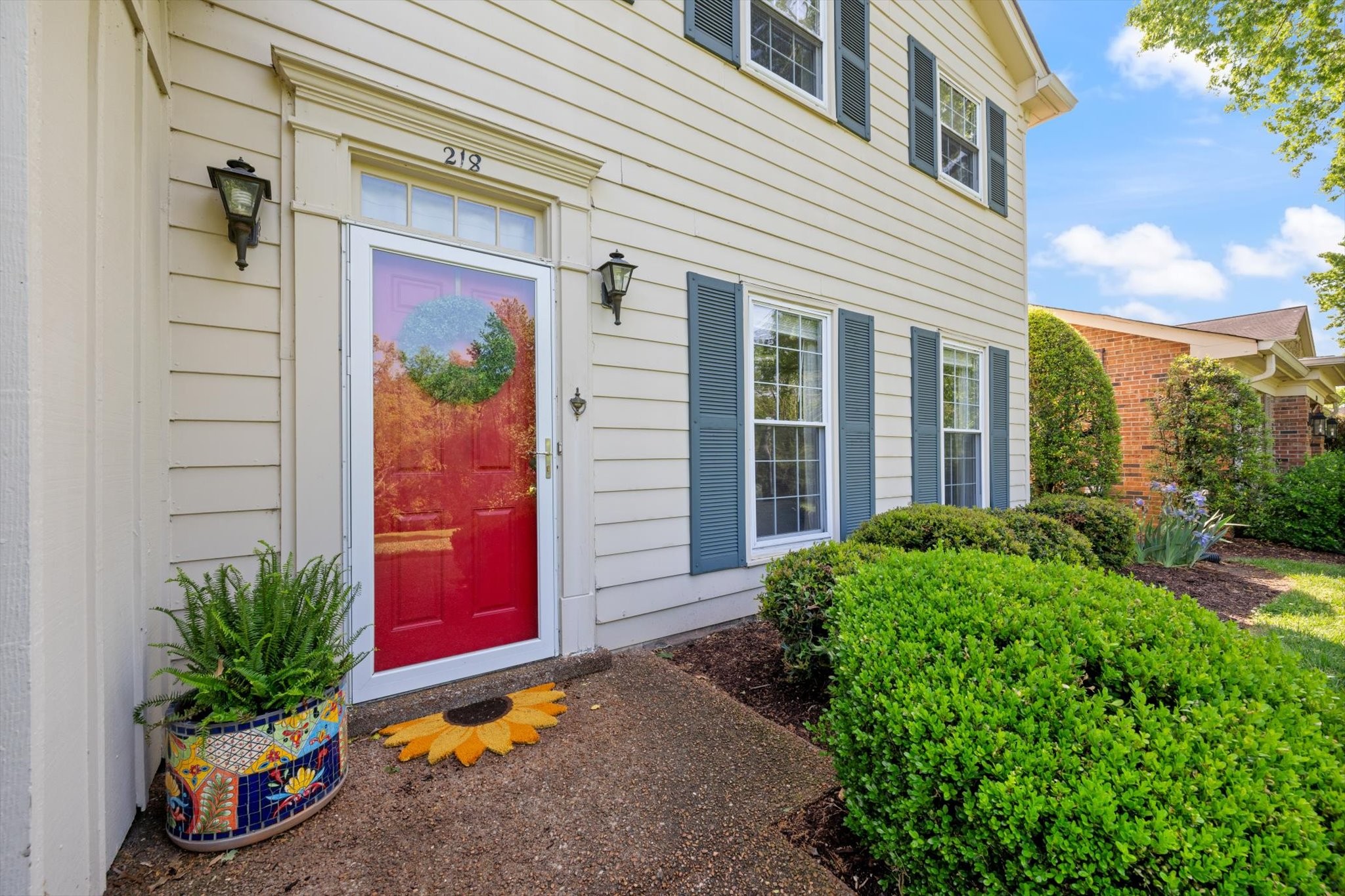 218 Boxwood Dr
