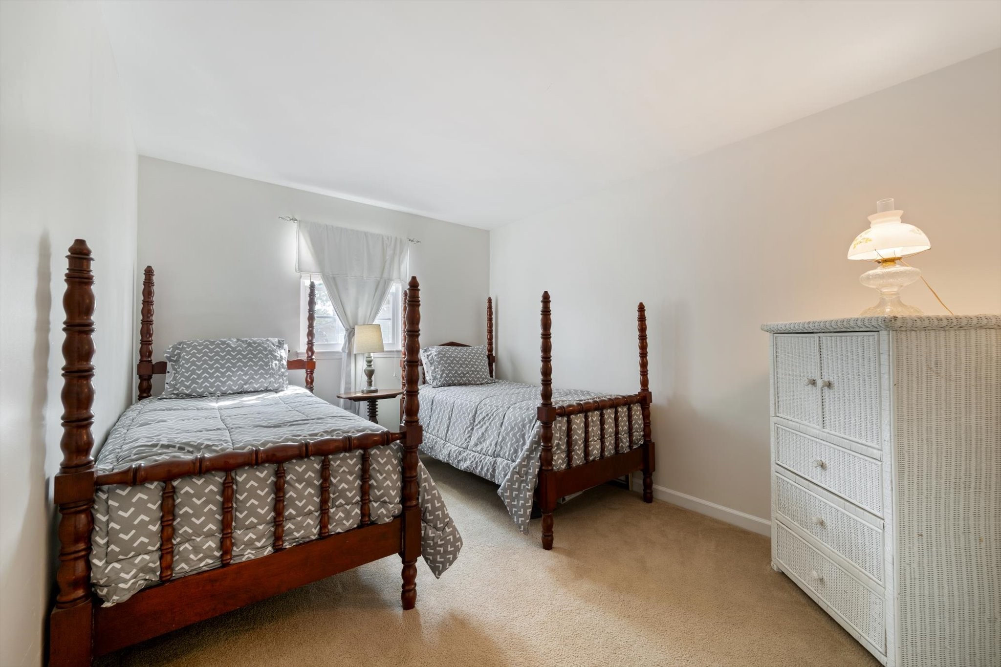 218 Boxwood Dr
