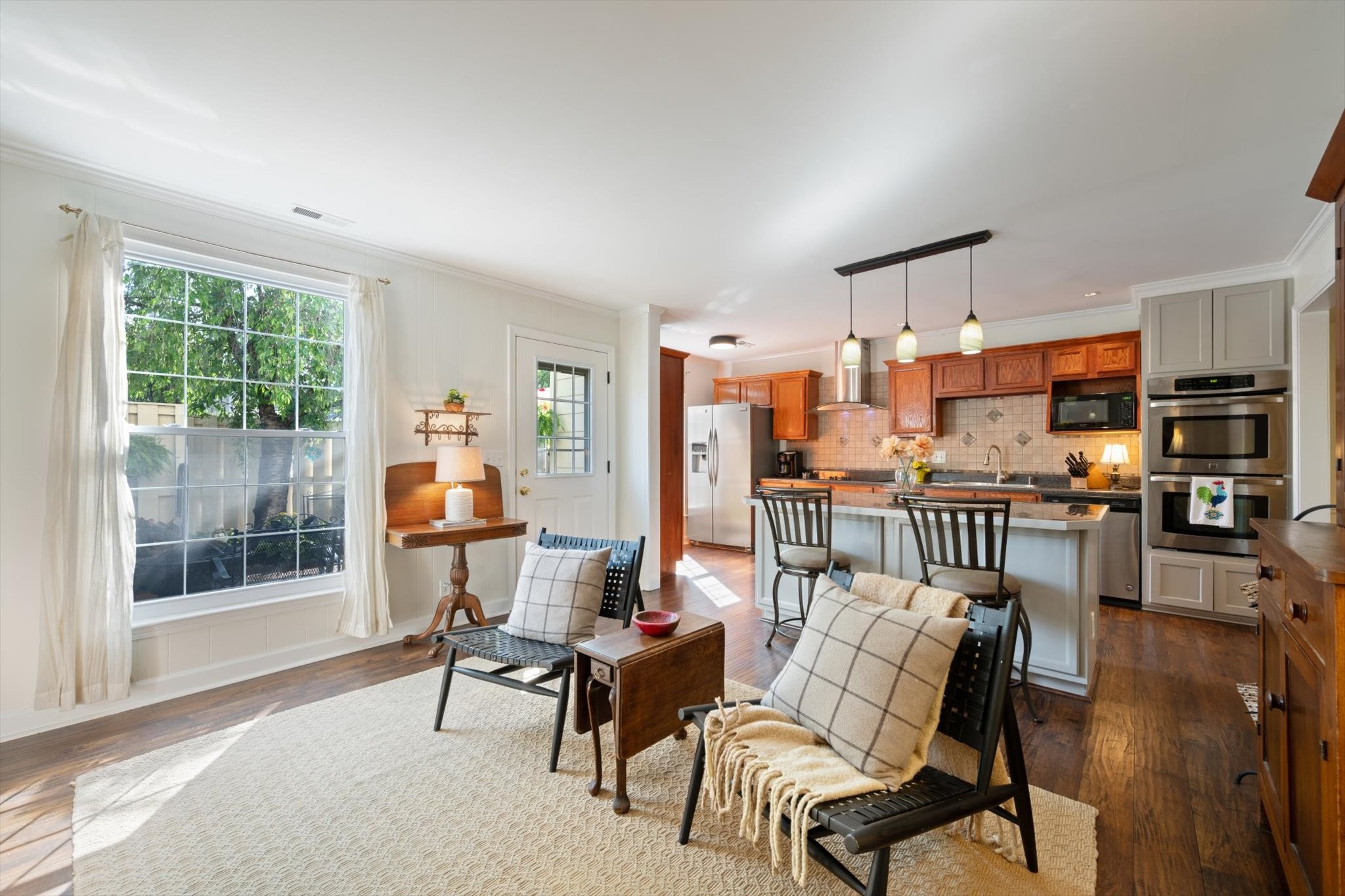 218 Boxwood Dr