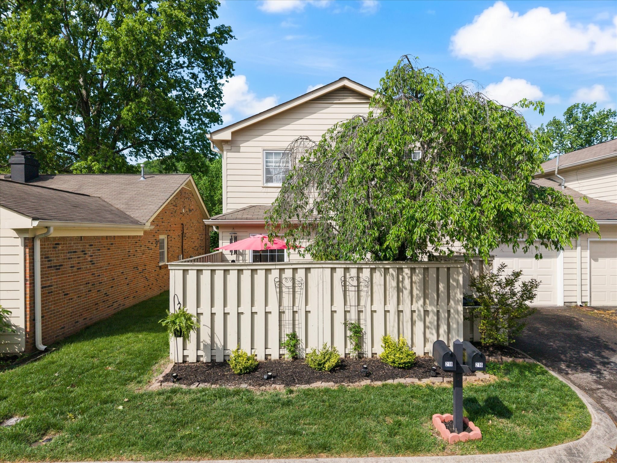 218 Boxwood Dr