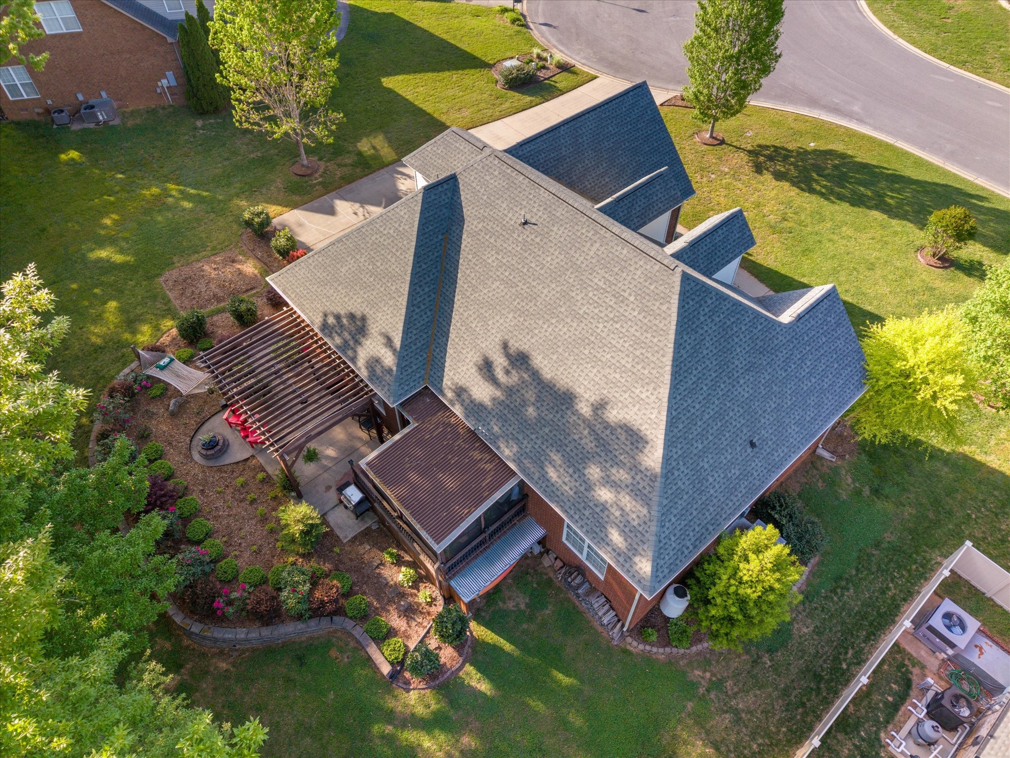 5010 MacArthur Ave