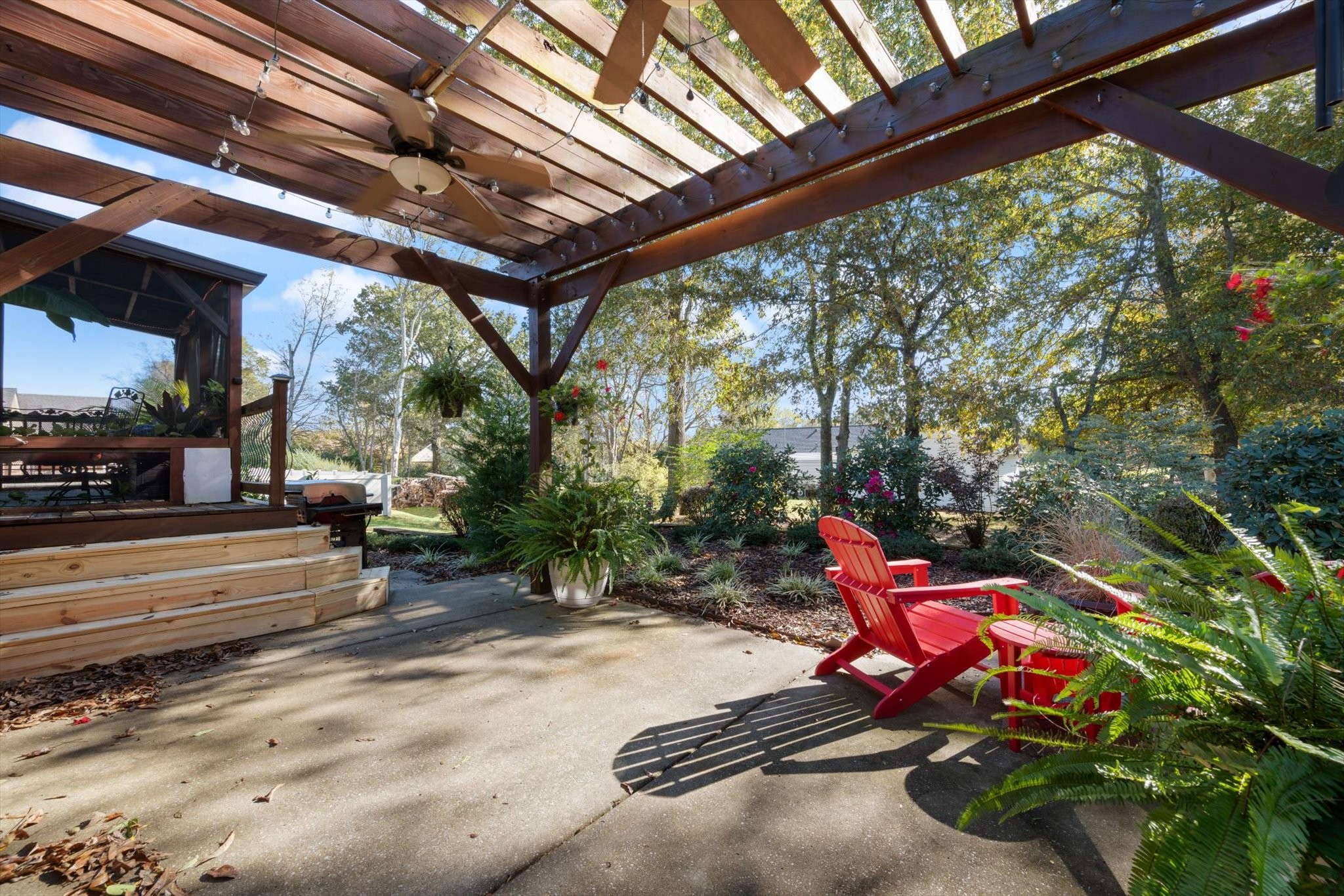 5010 MacArthur Ave