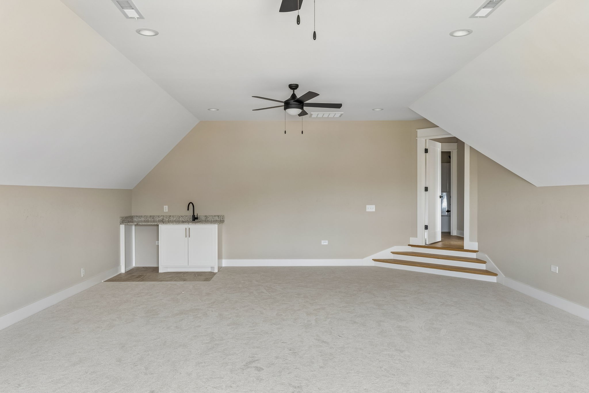 1717 Rhonda Dr