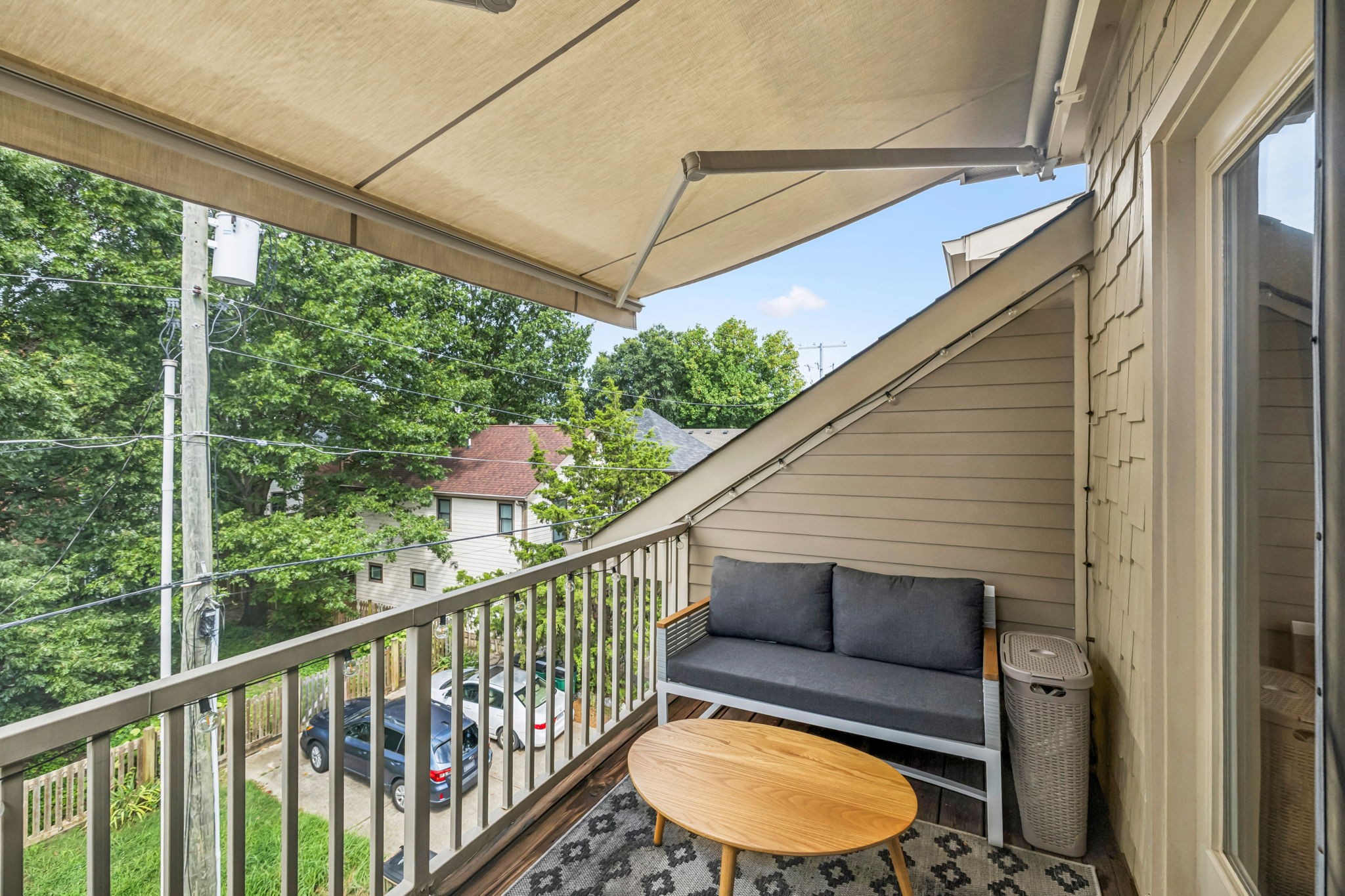 395 Monroe St