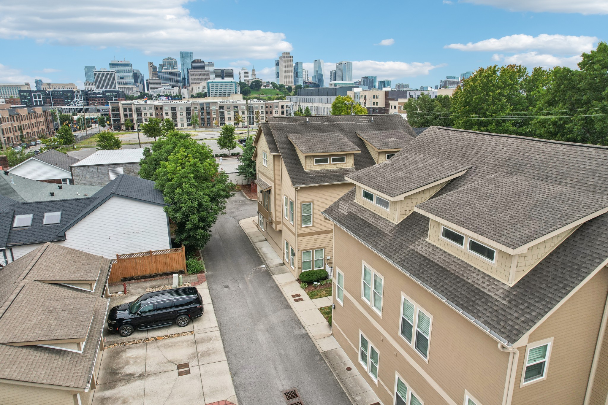 395 Monroe St