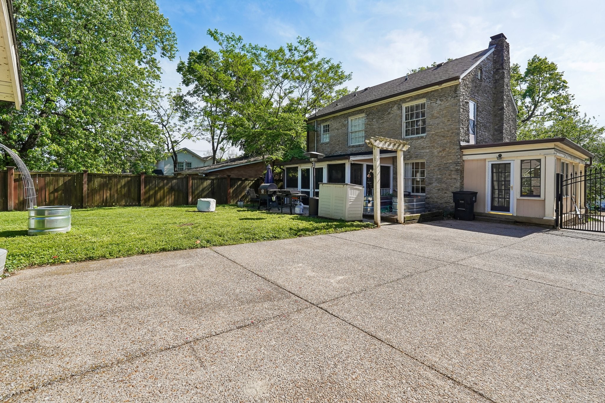 214 Cherokee Rd