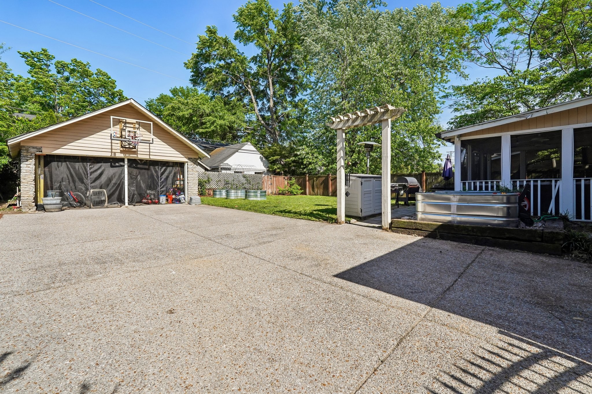 214 Cherokee Rd