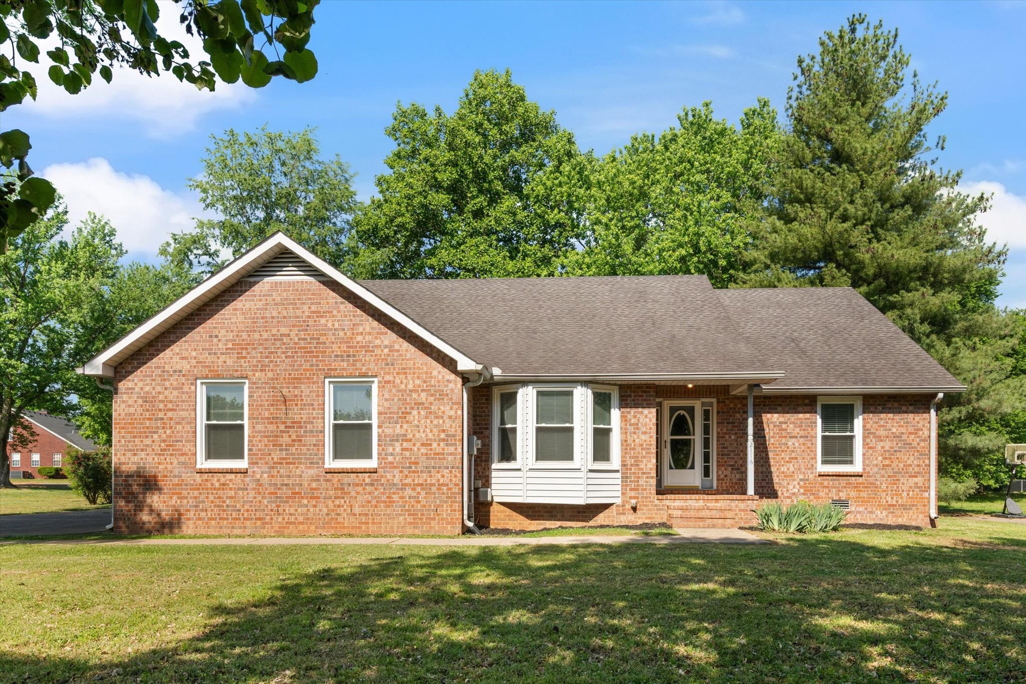 2116 Stonebrook Dr