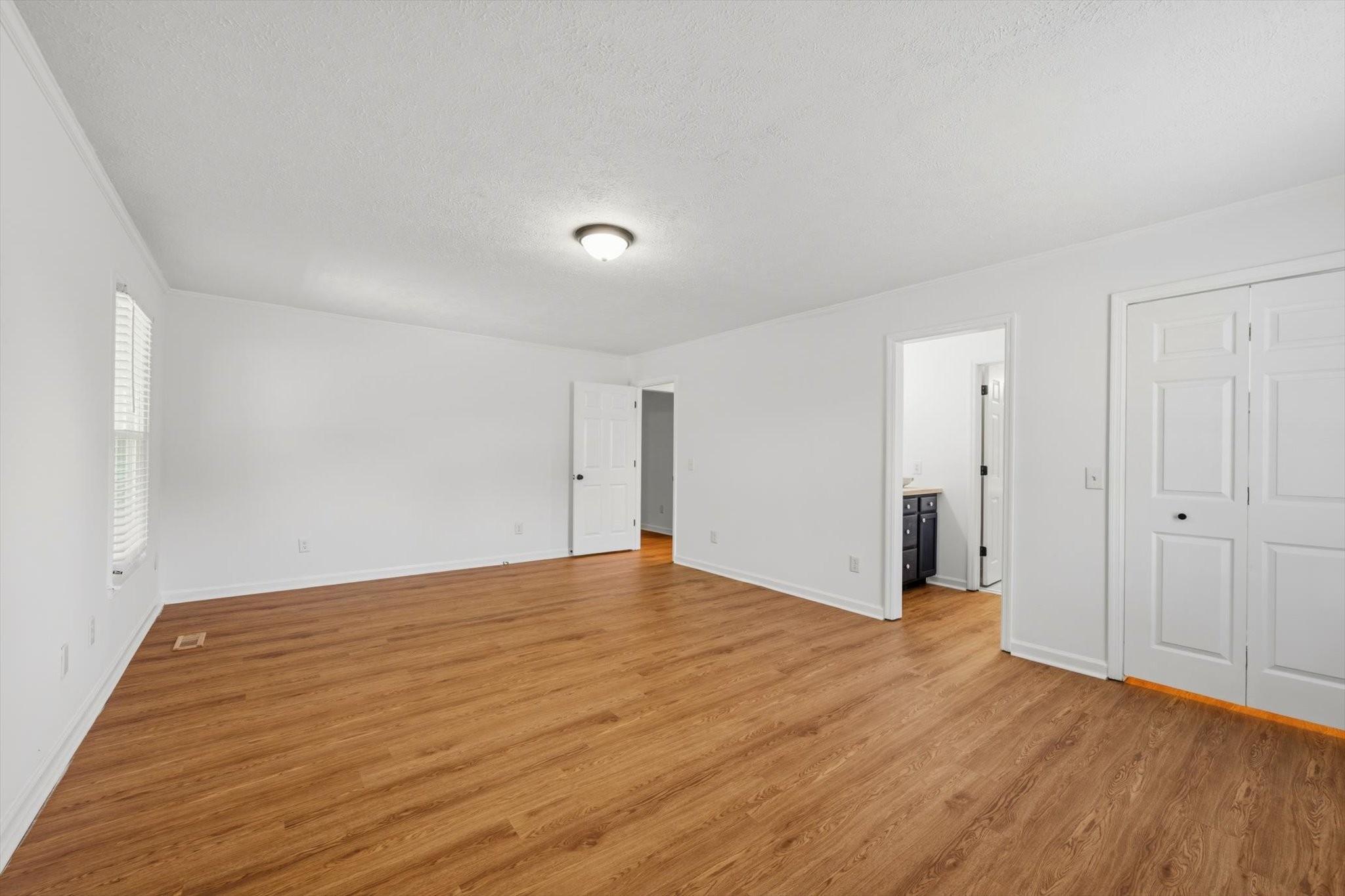 2116 Stonebrook Dr