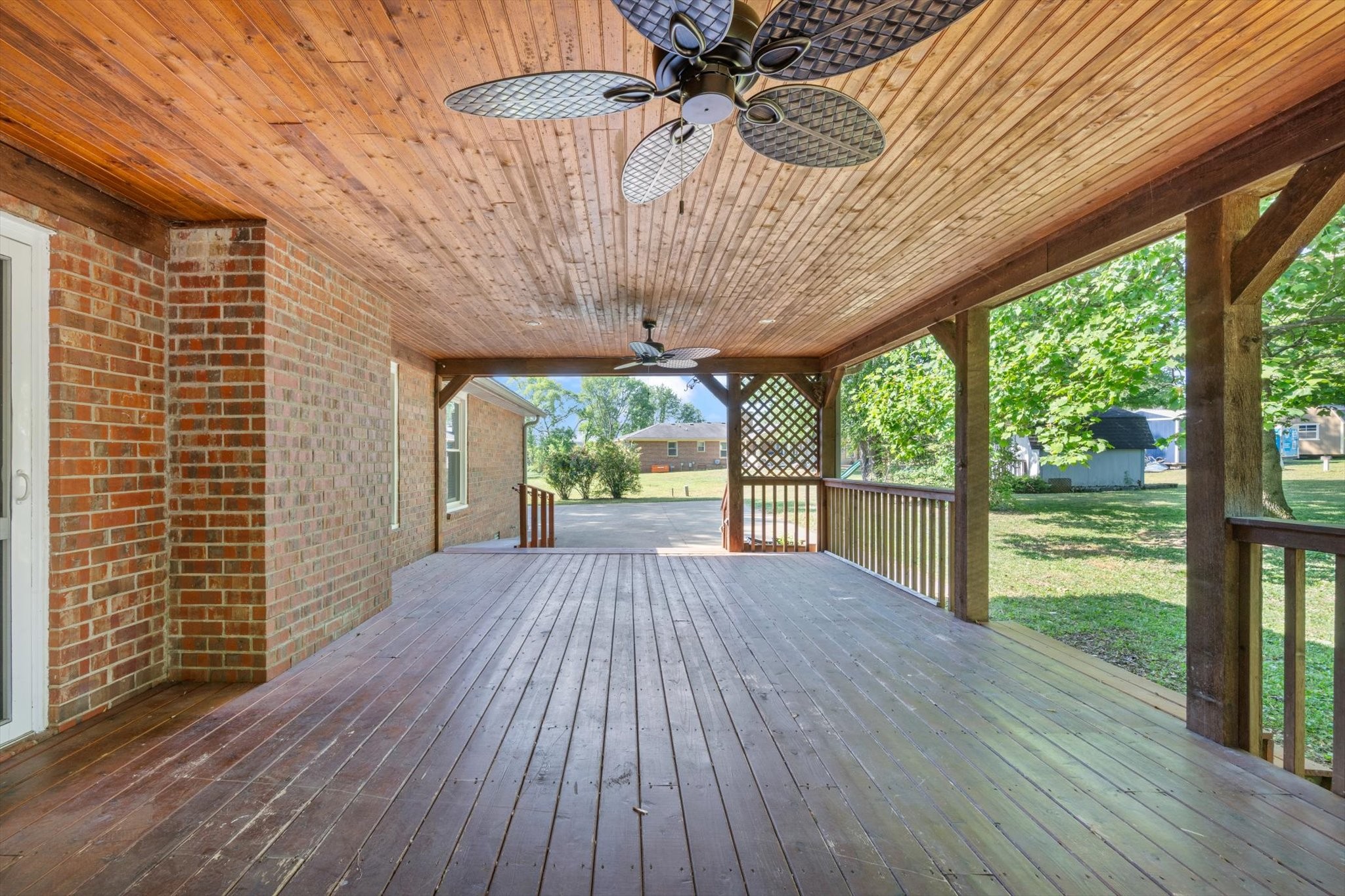 2116 Stonebrook Dr