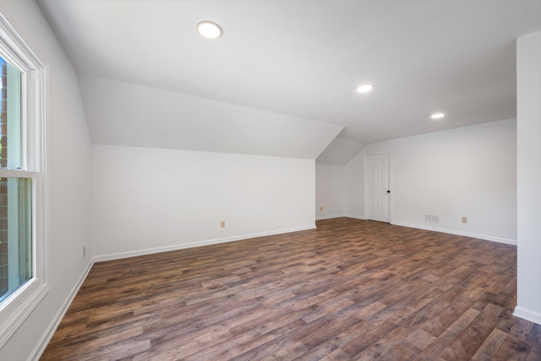 2116 Stonebrook Dr