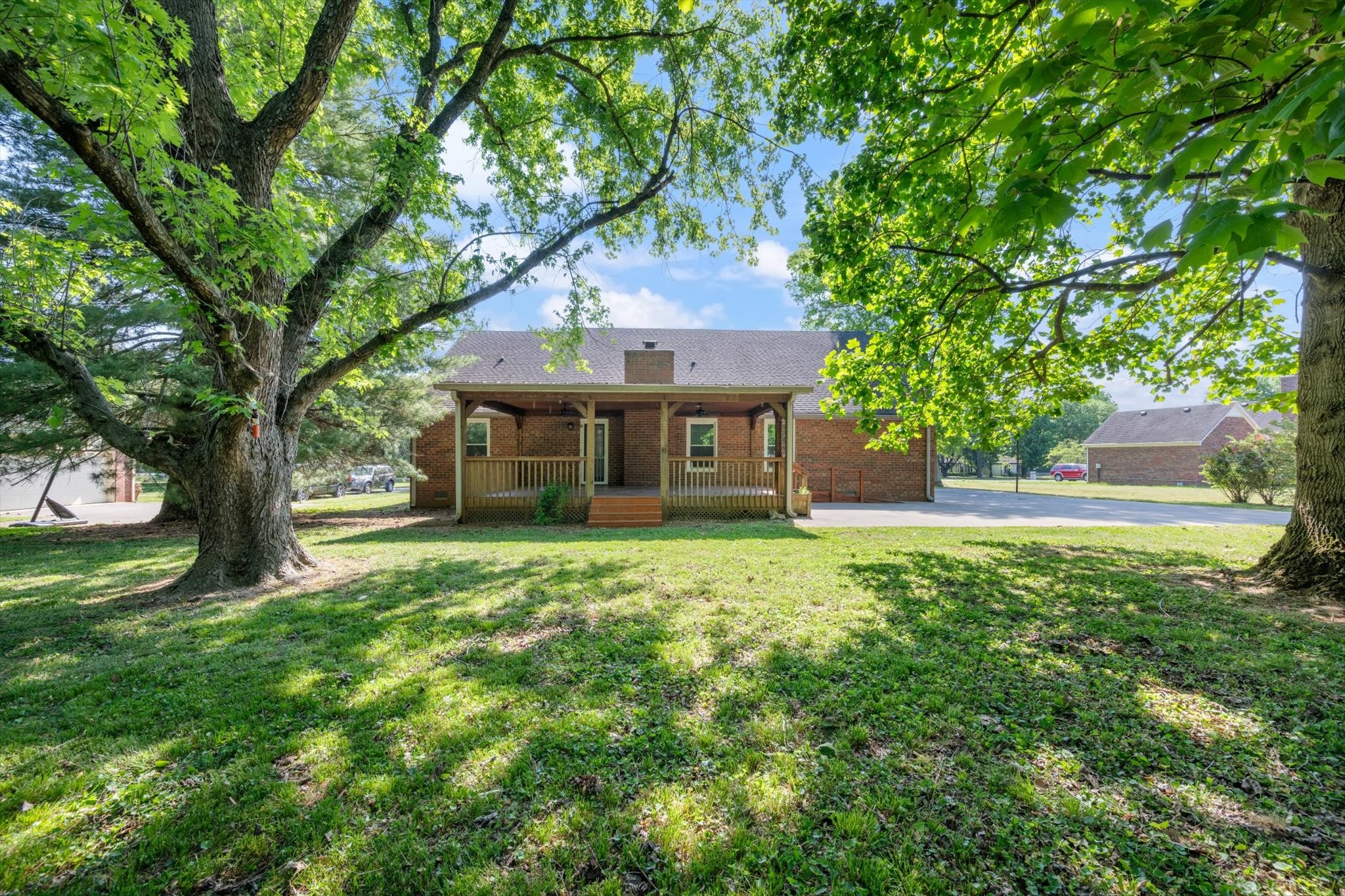 2116 Stonebrook Dr