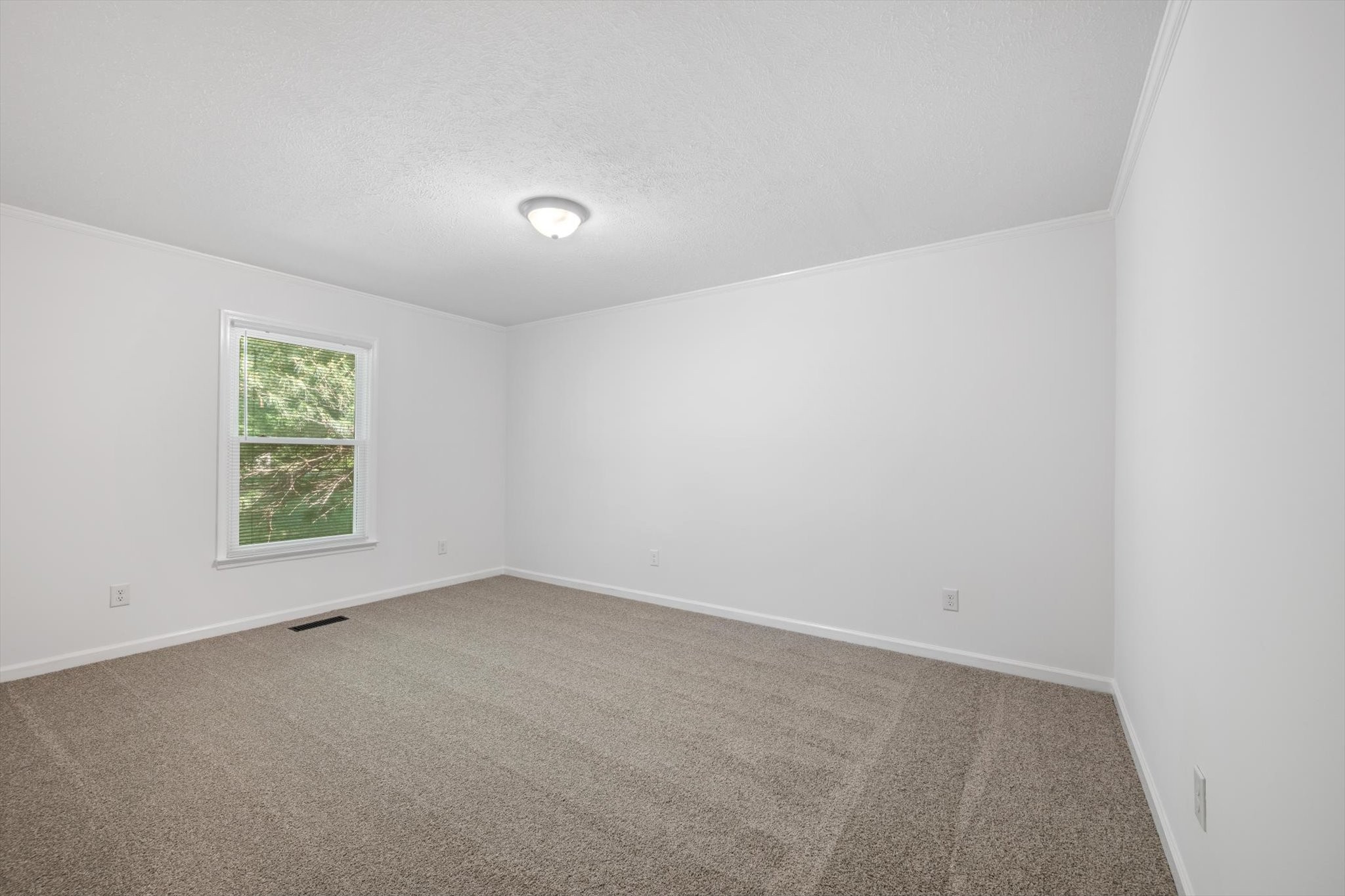 2116 Stonebrook Dr