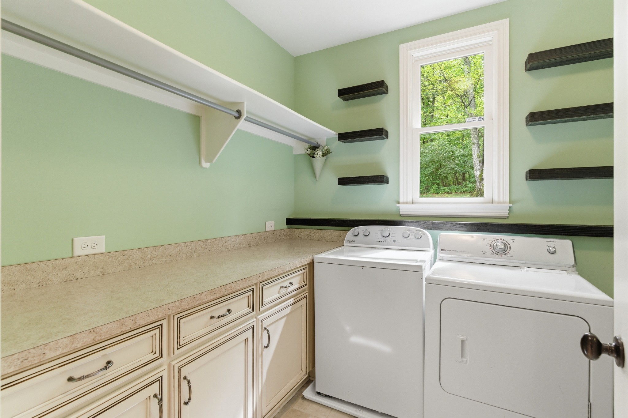 1024 Redmond Ct
