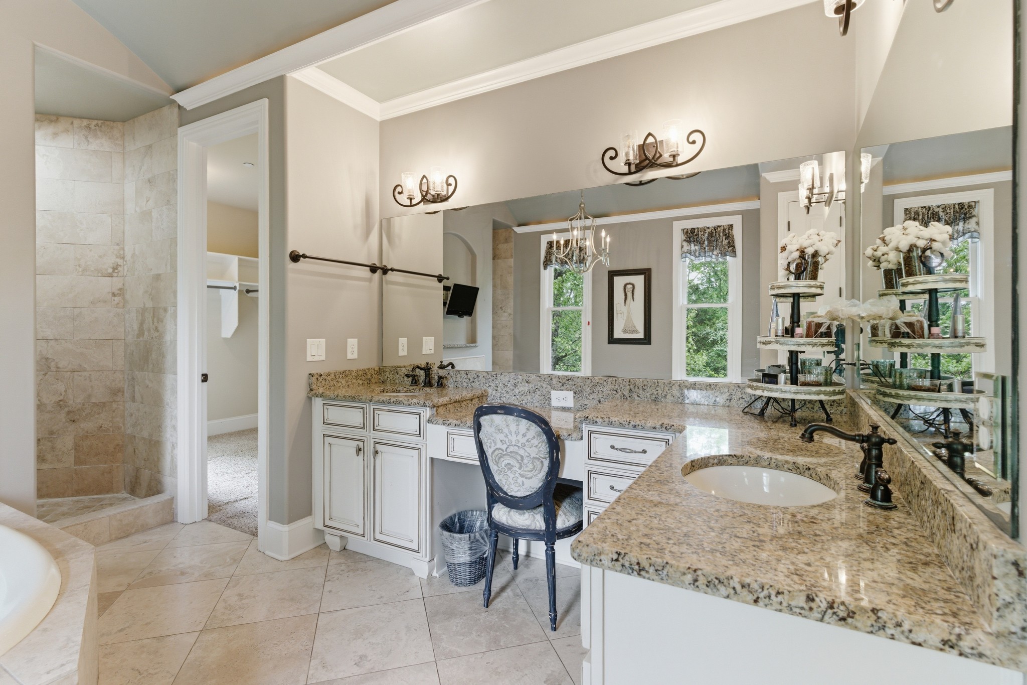 1024 Redmond Ct