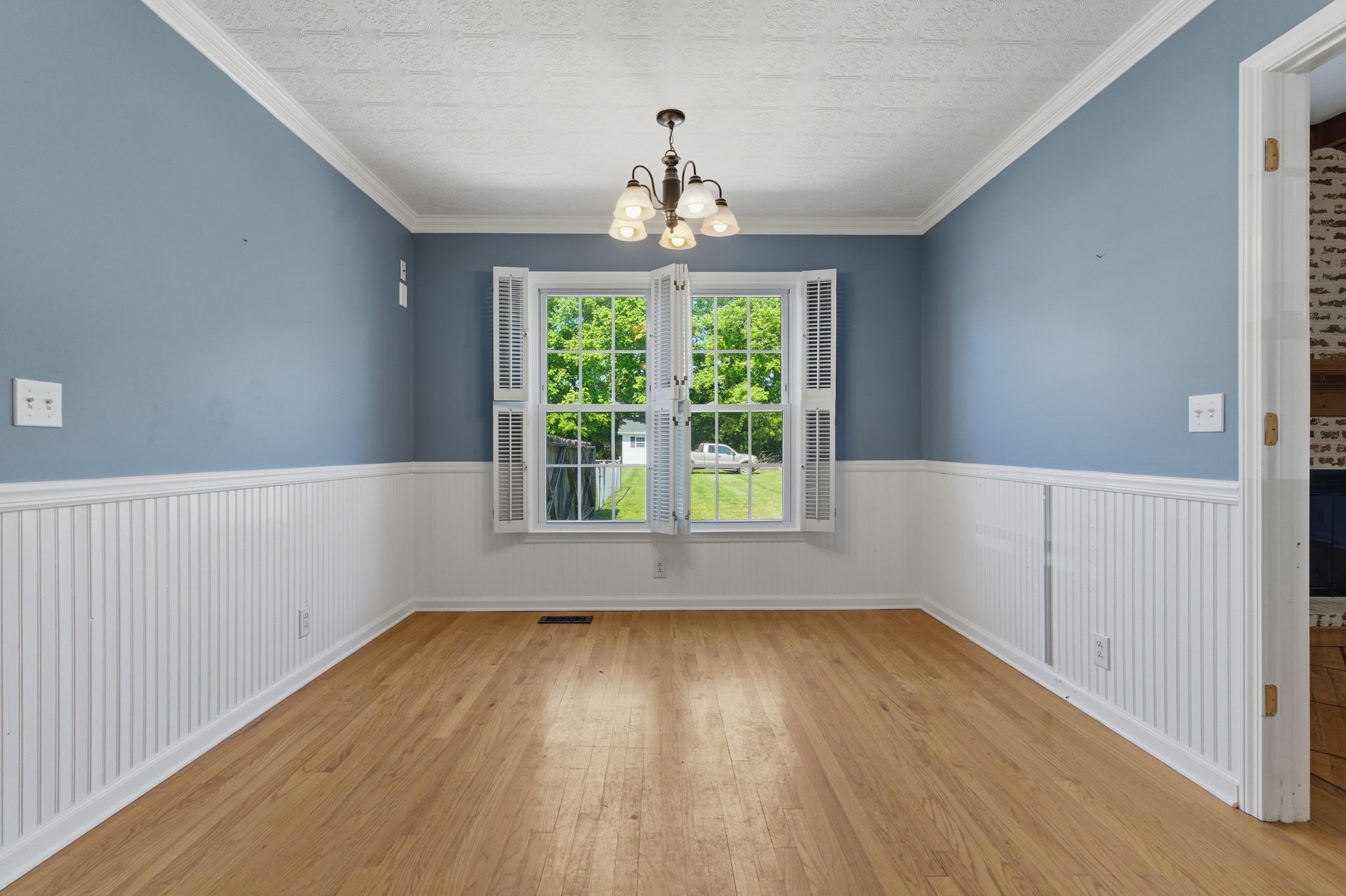 9837 Roanoke Drive