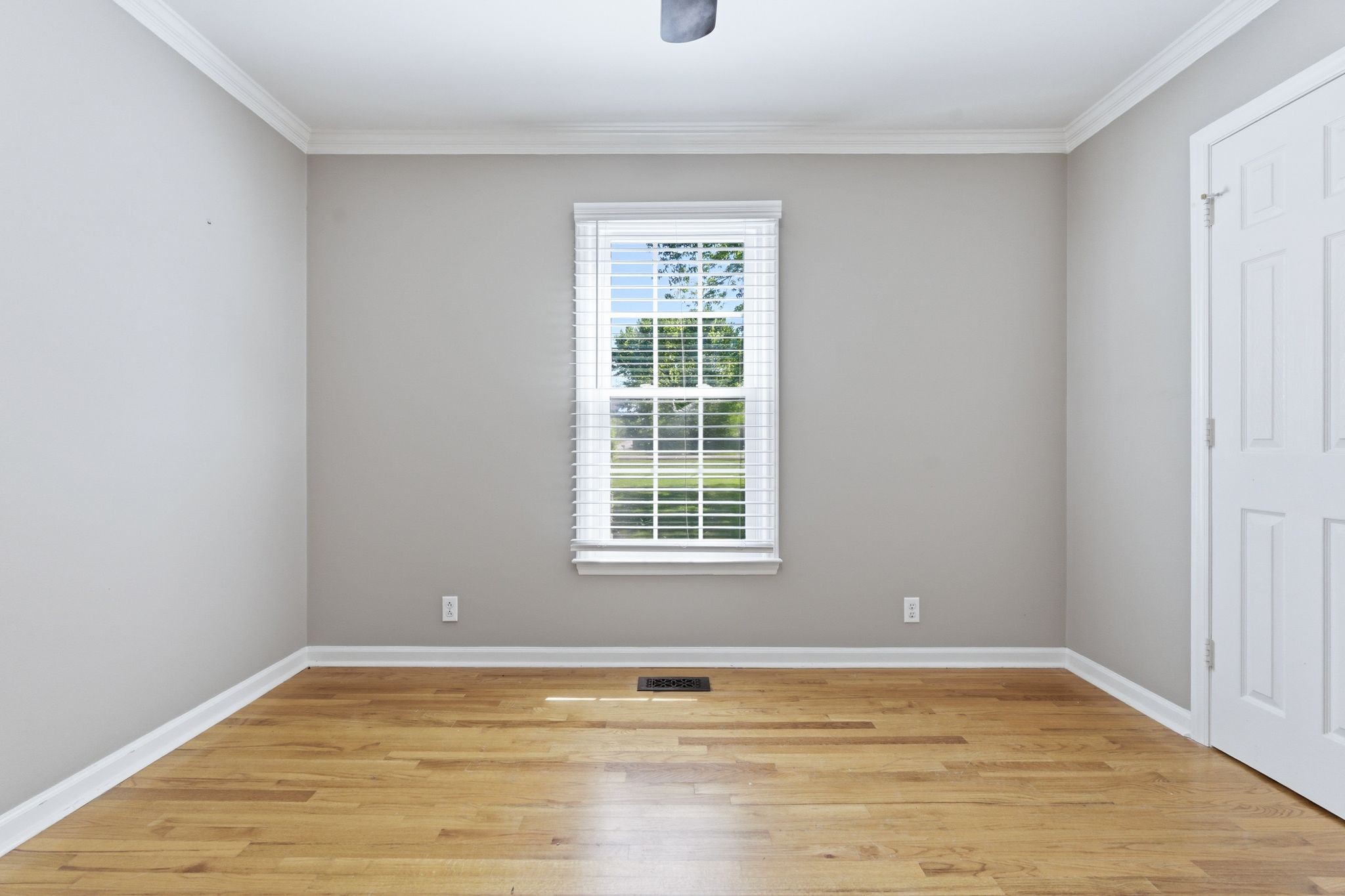 9837 Roanoke Drive