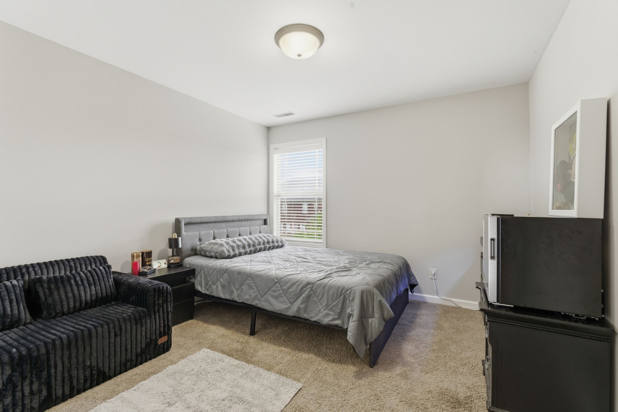 1359 Middlebury Ct