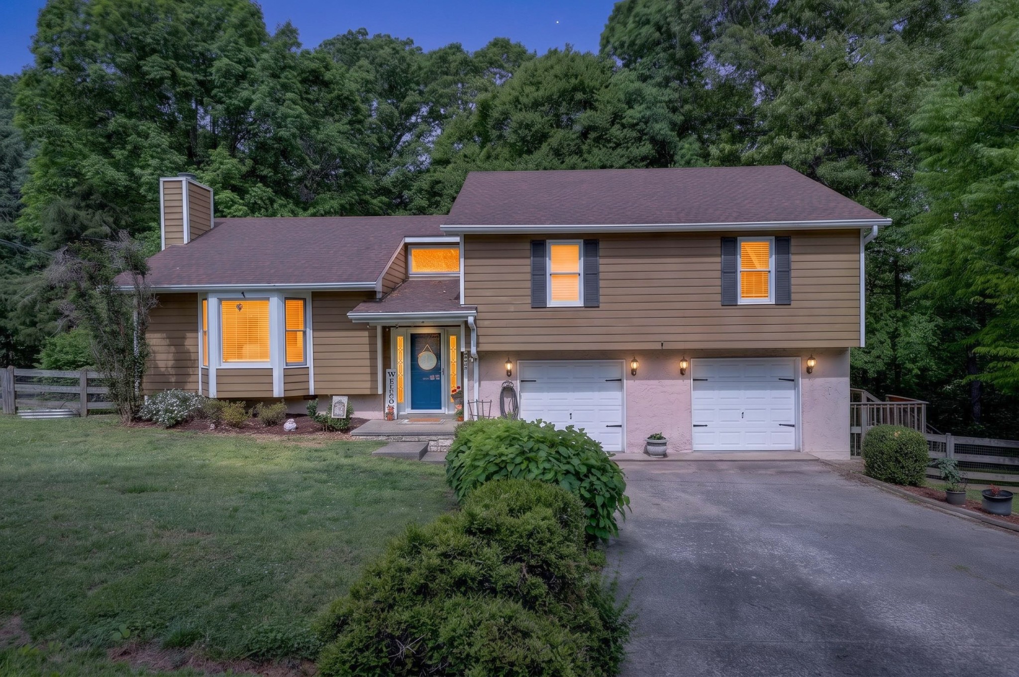 722 Lone Oak Dr