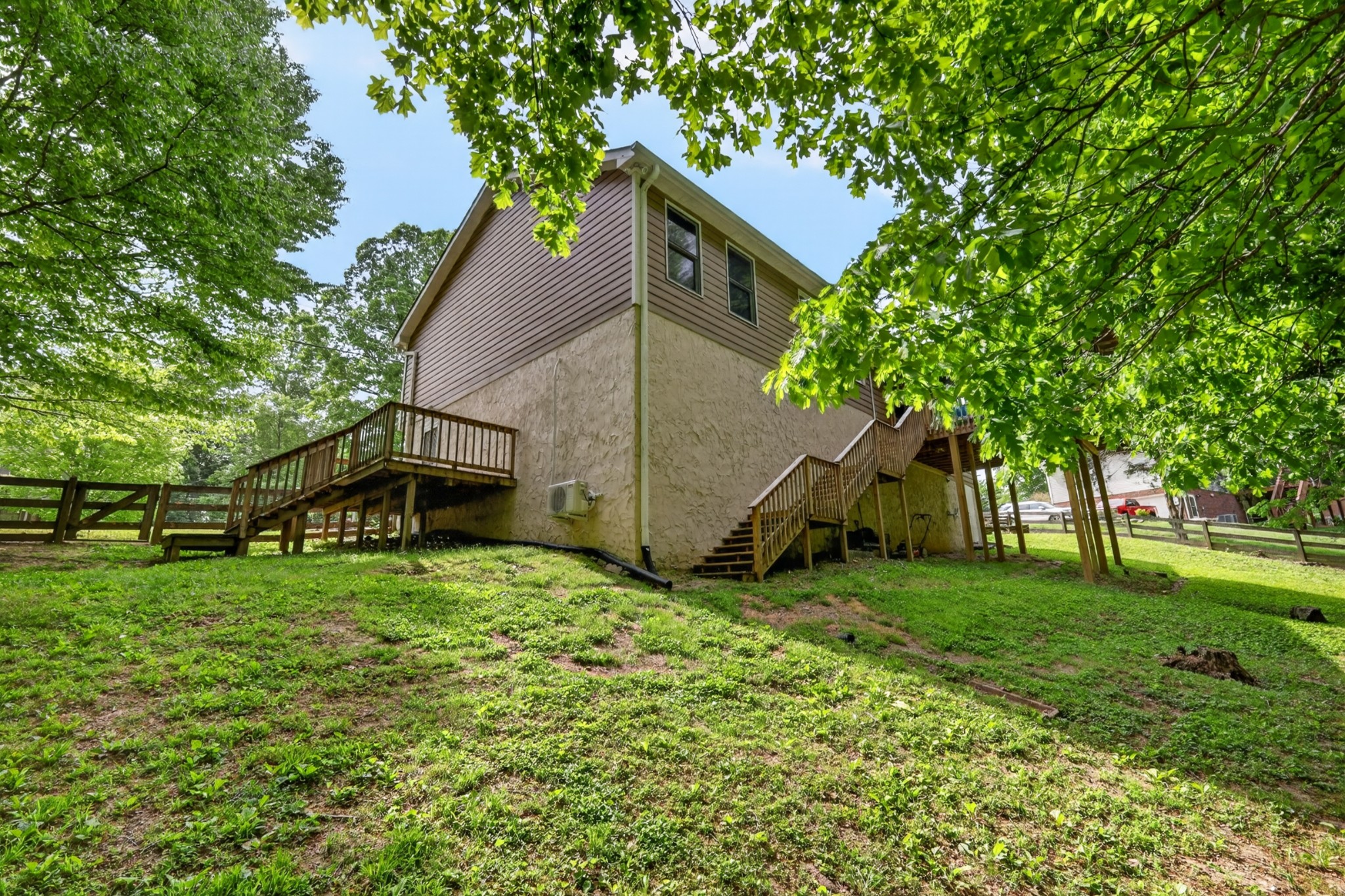 722 Lone Oak Dr