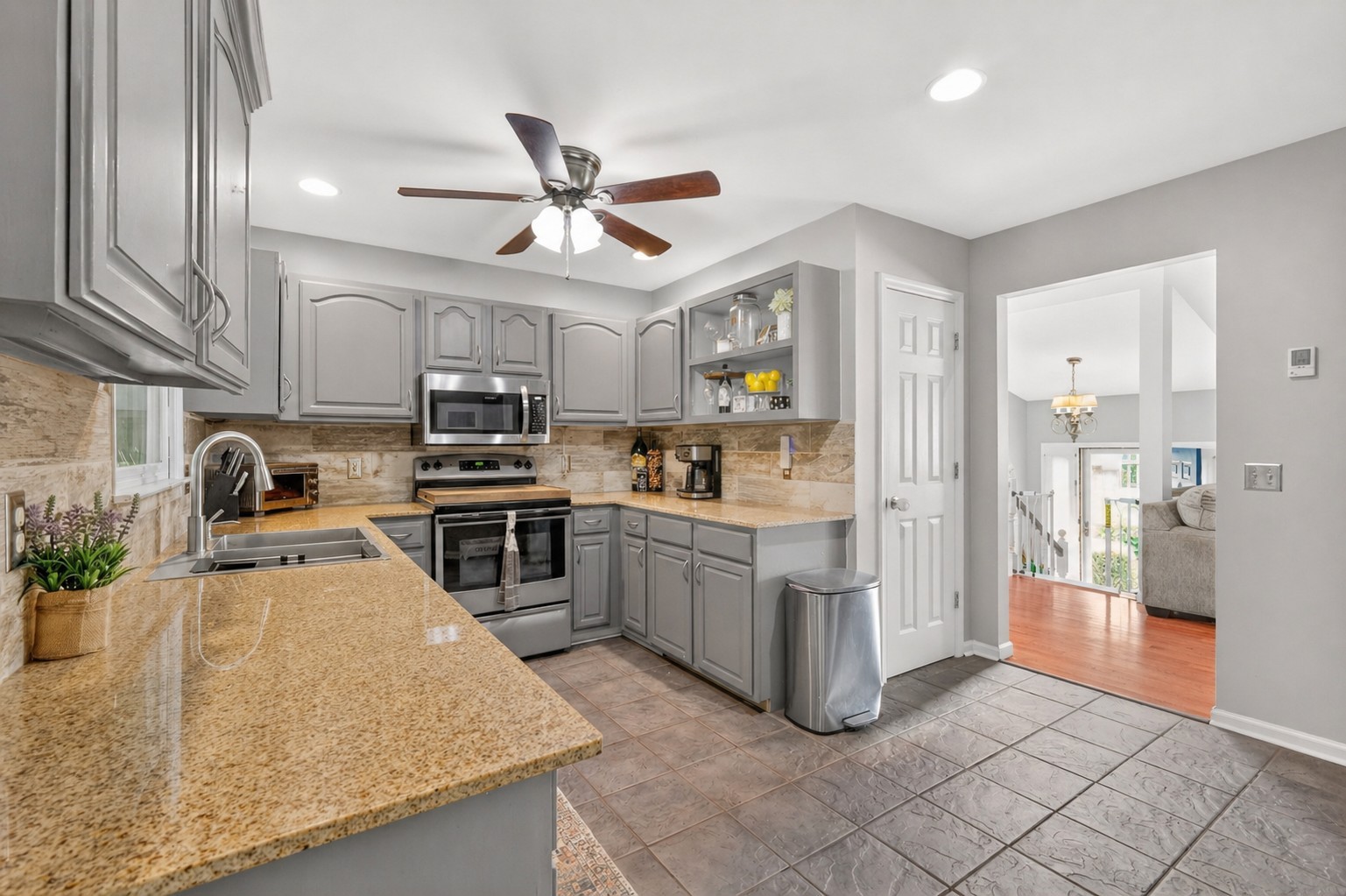 722 Lone Oak Dr