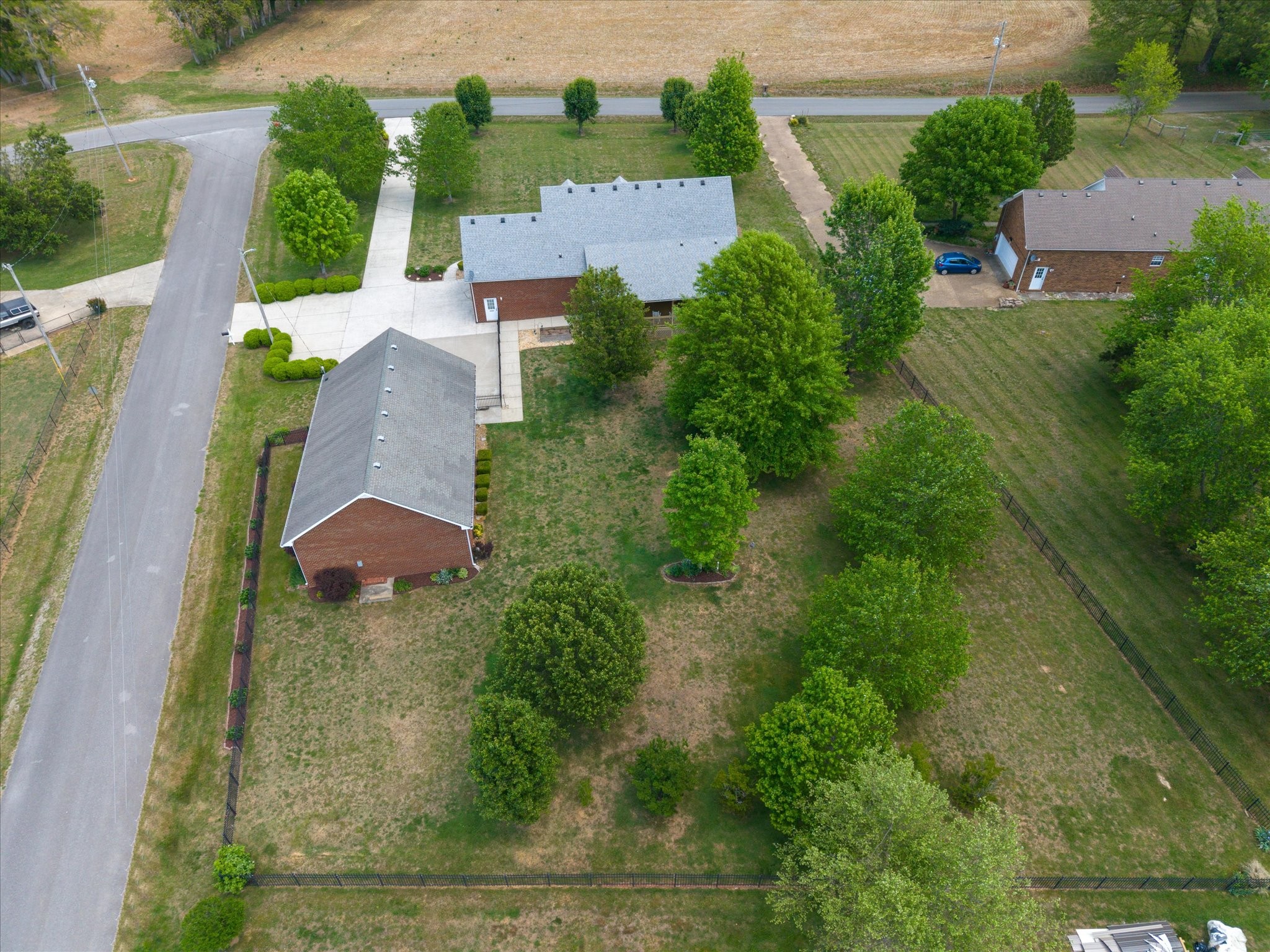 637 Coopertown Rd