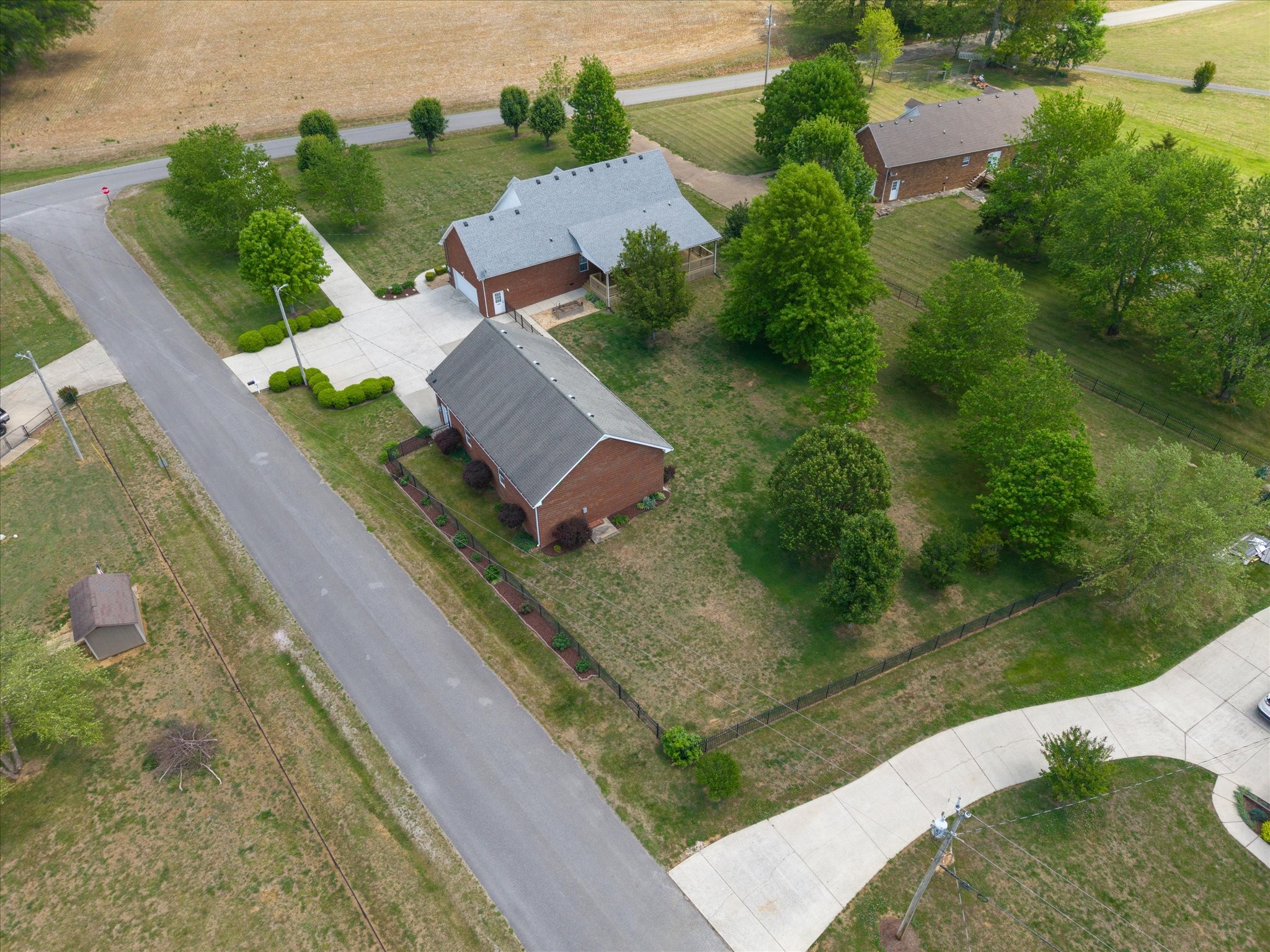 637 Coopertown Rd