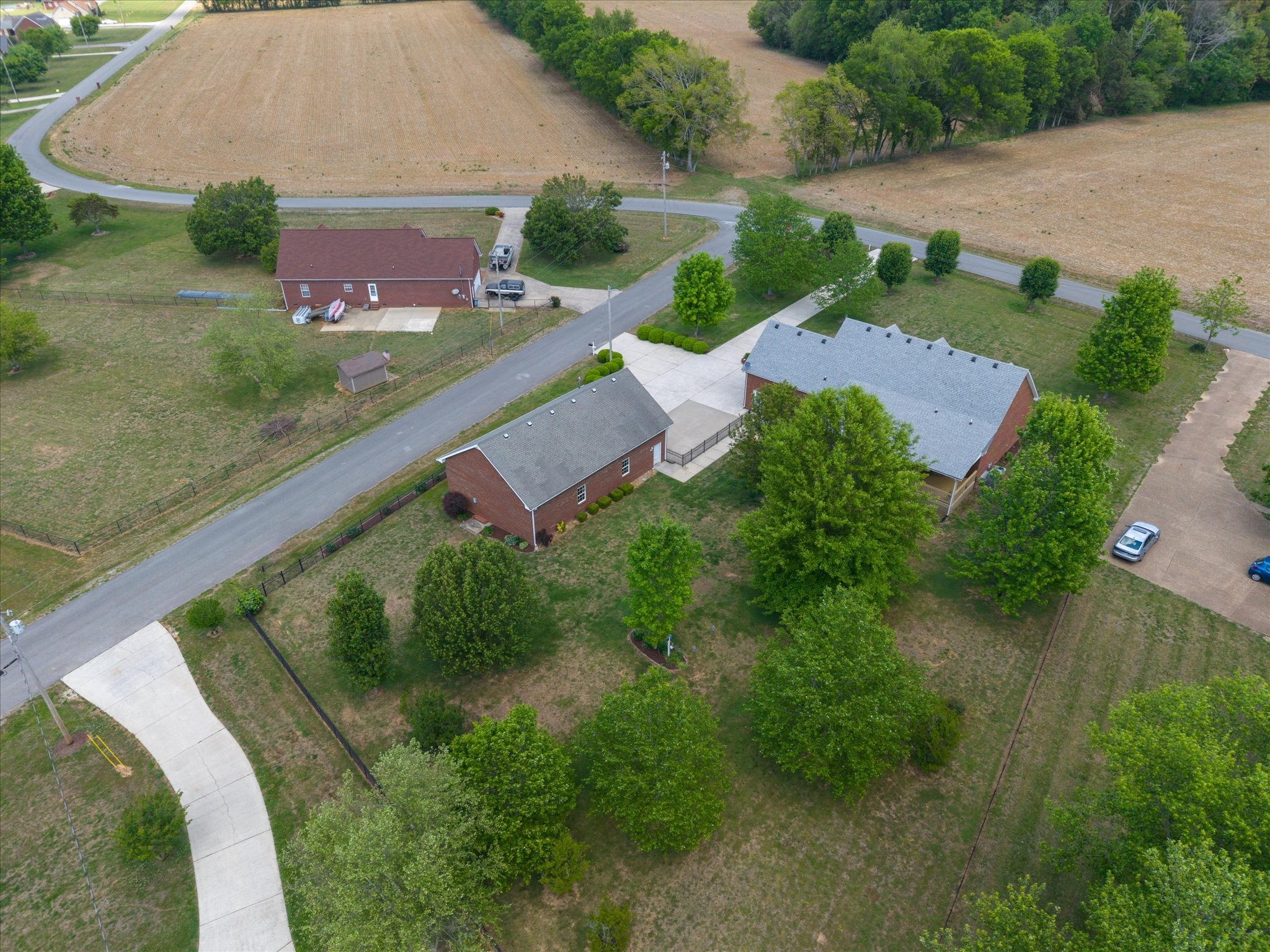 637 Coopertown Rd