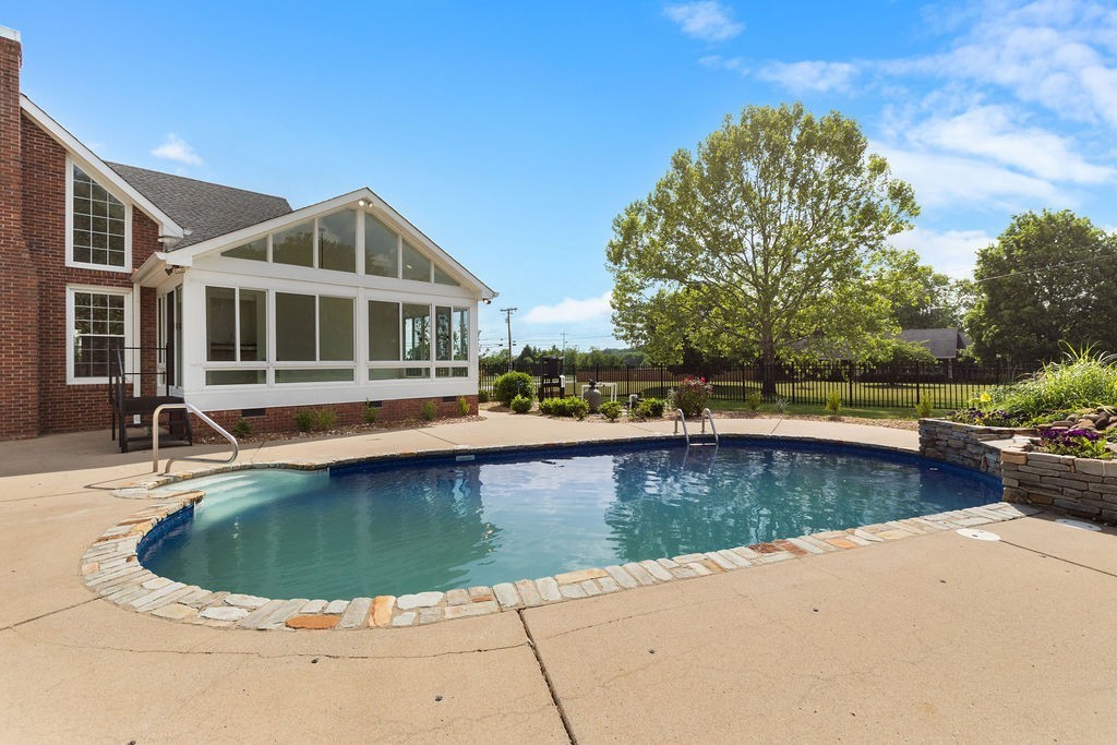 754 Veterans Pkwy