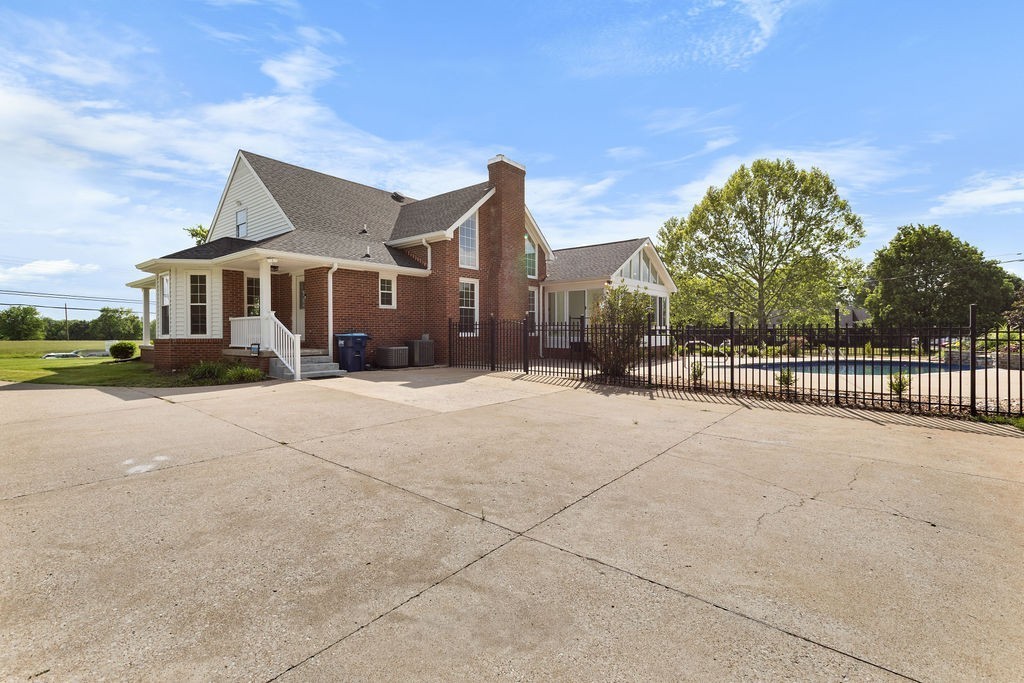 754 Veterans Pkwy