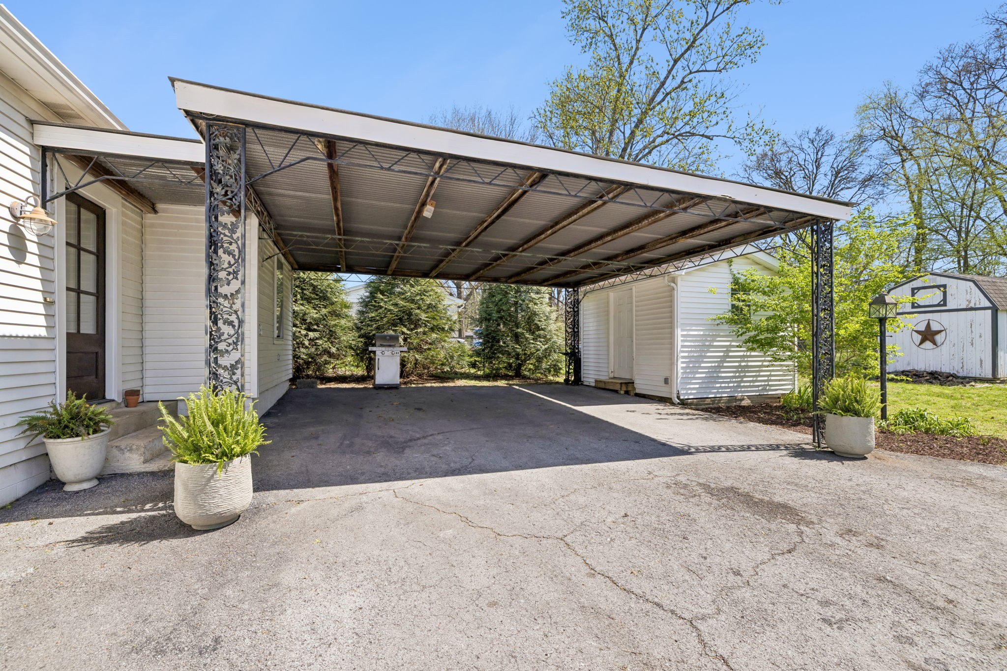 315 Battle Ave