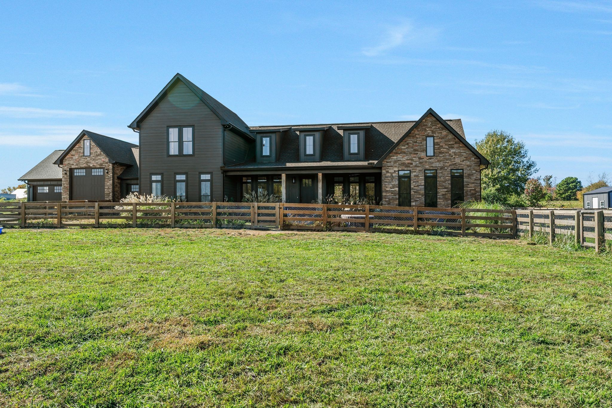 128 Emma Ln
