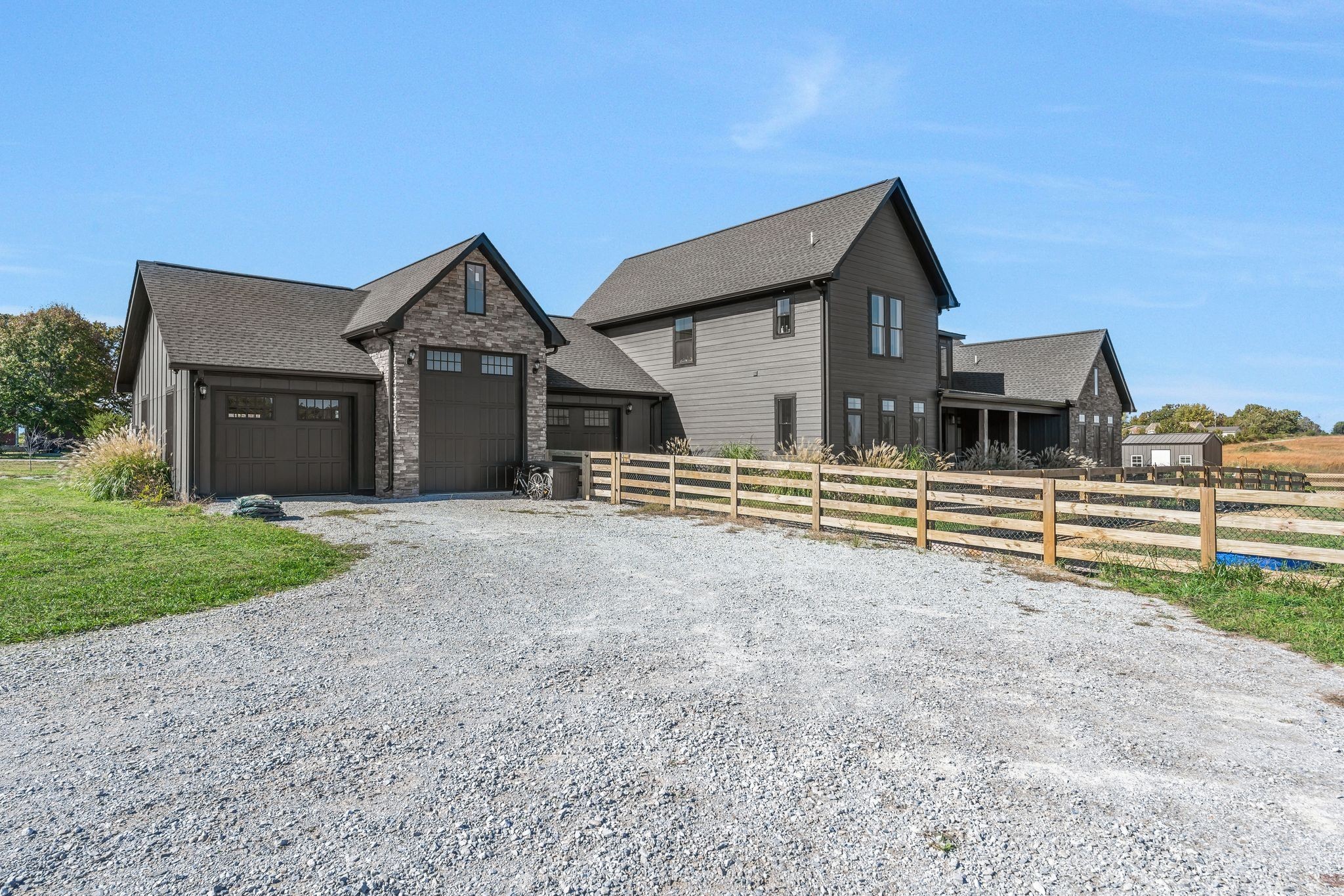128 Emma Ln