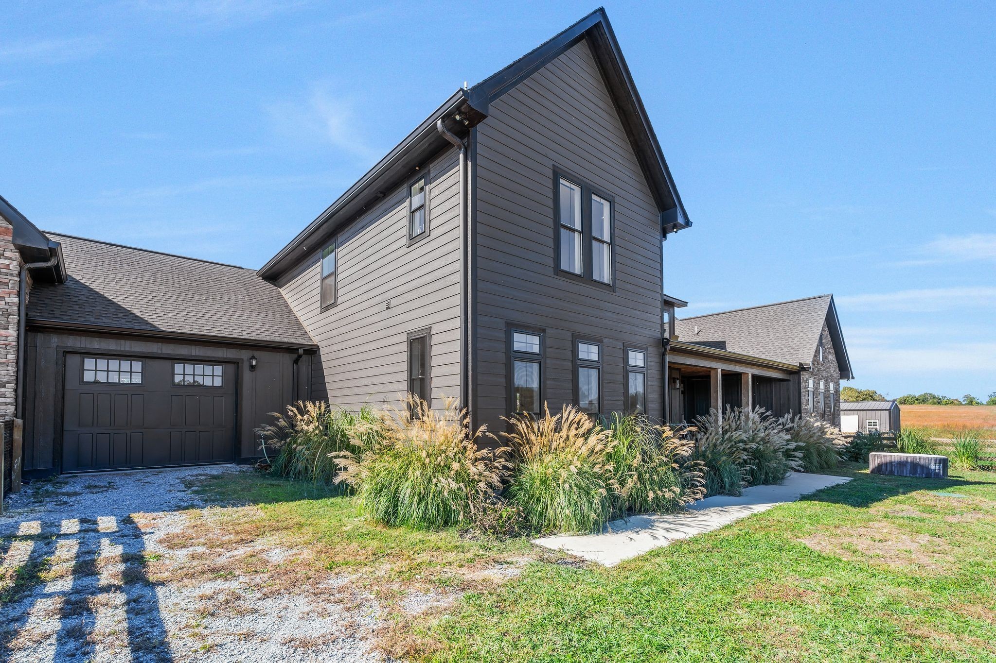 128 Emma Ln
