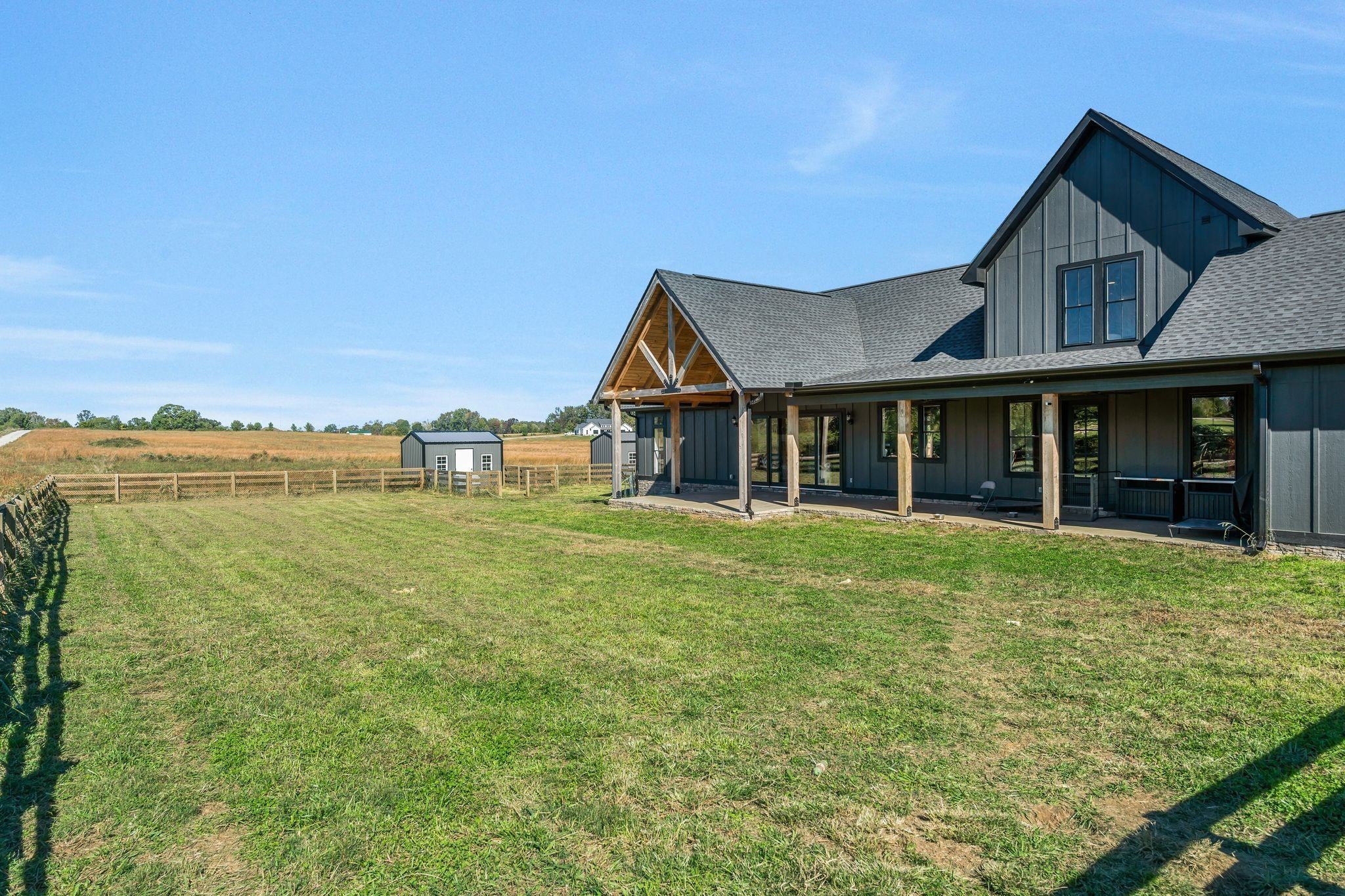 128 Emma Ln