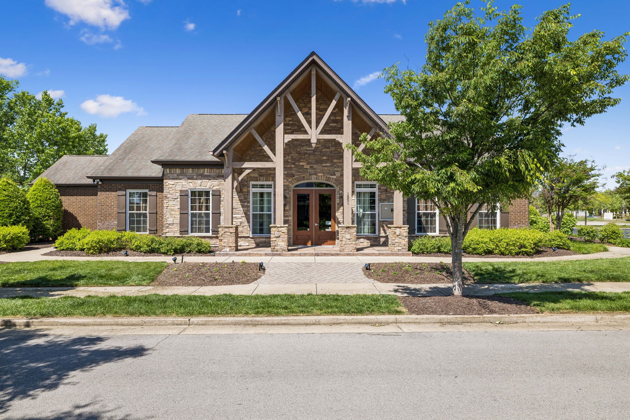 1319 Riverbrook Dr