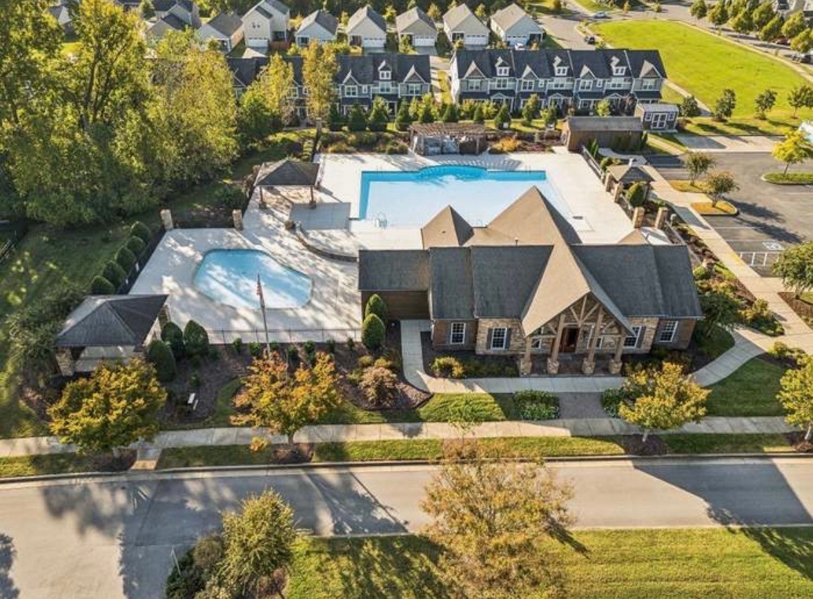 1319 Riverbrook Dr