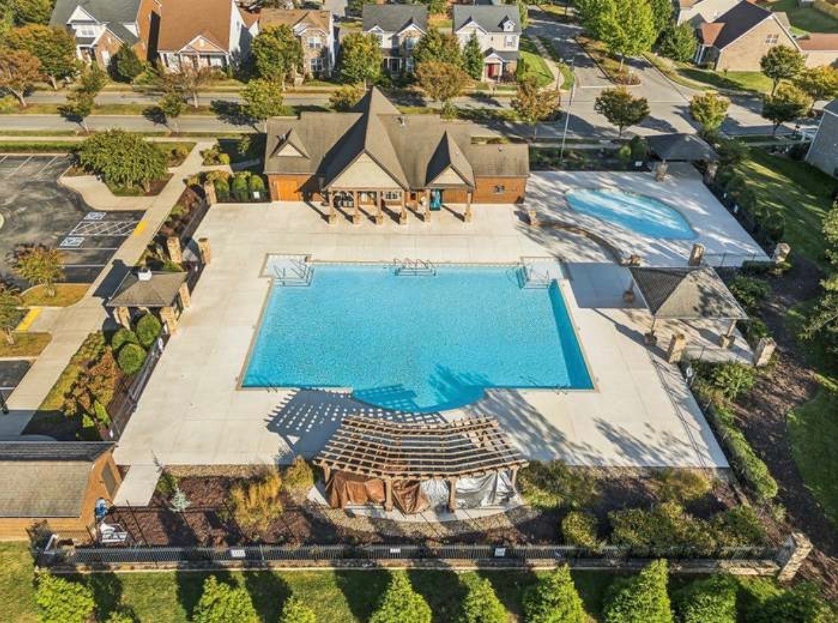 1319 Riverbrook Dr