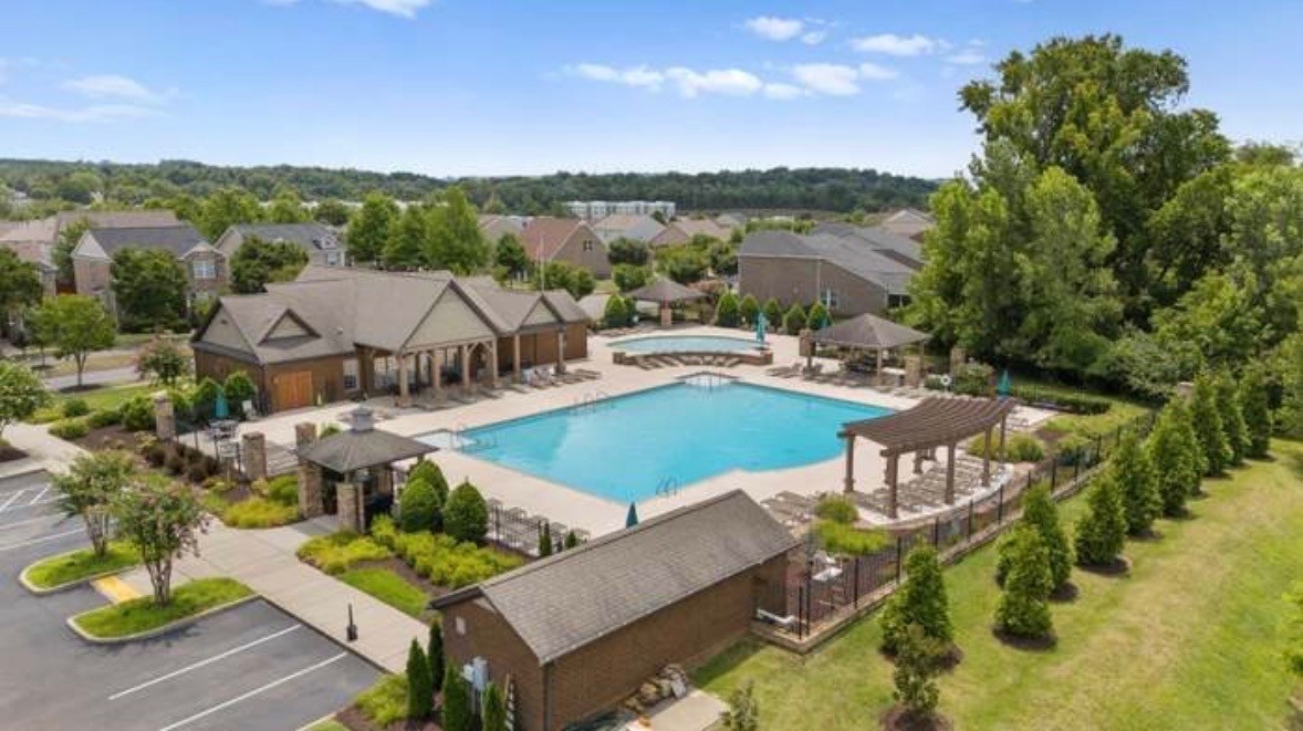 1319 Riverbrook Dr