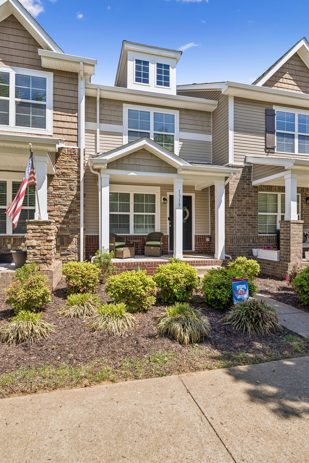 1319 Riverbrook Dr