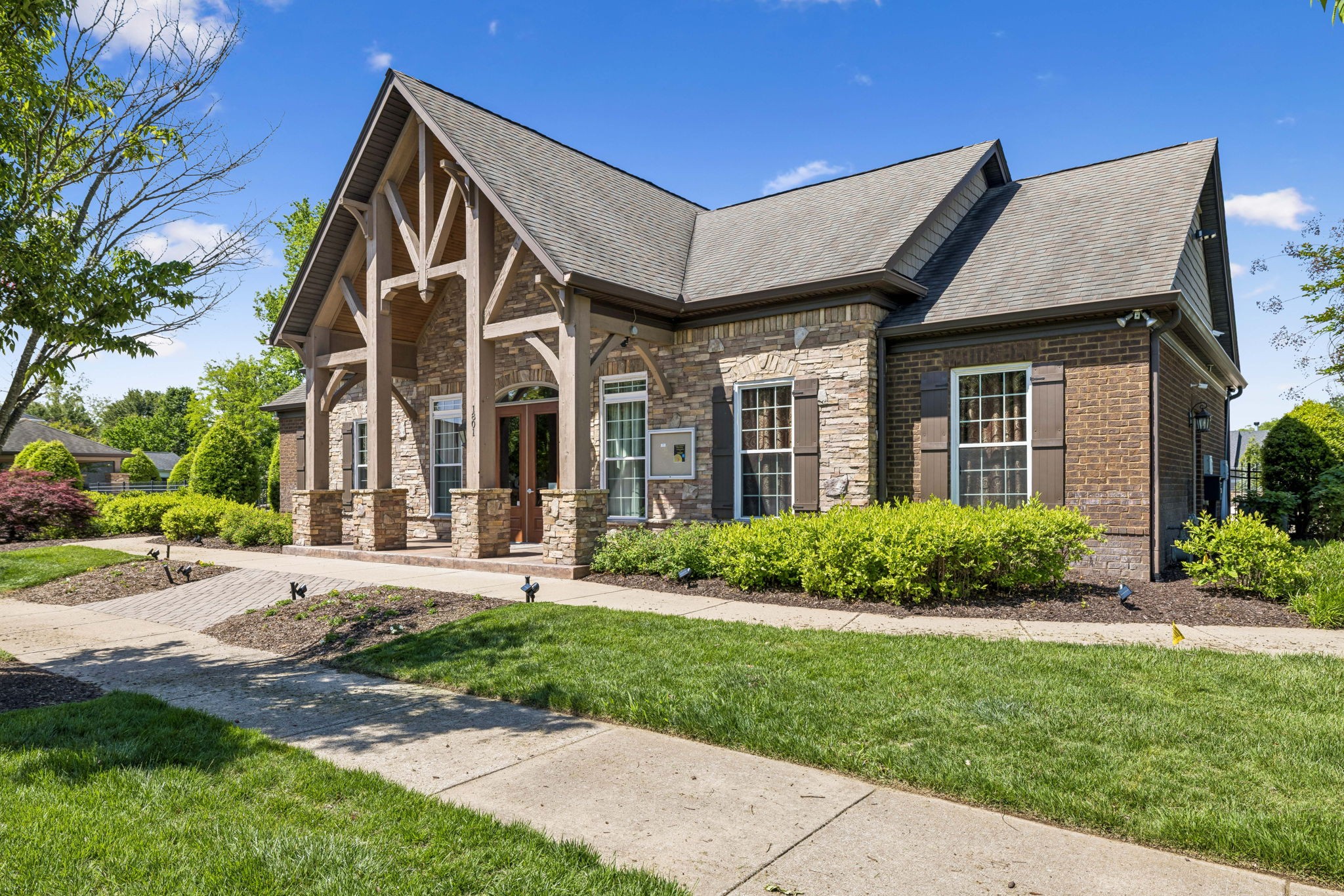 1319 Riverbrook Dr