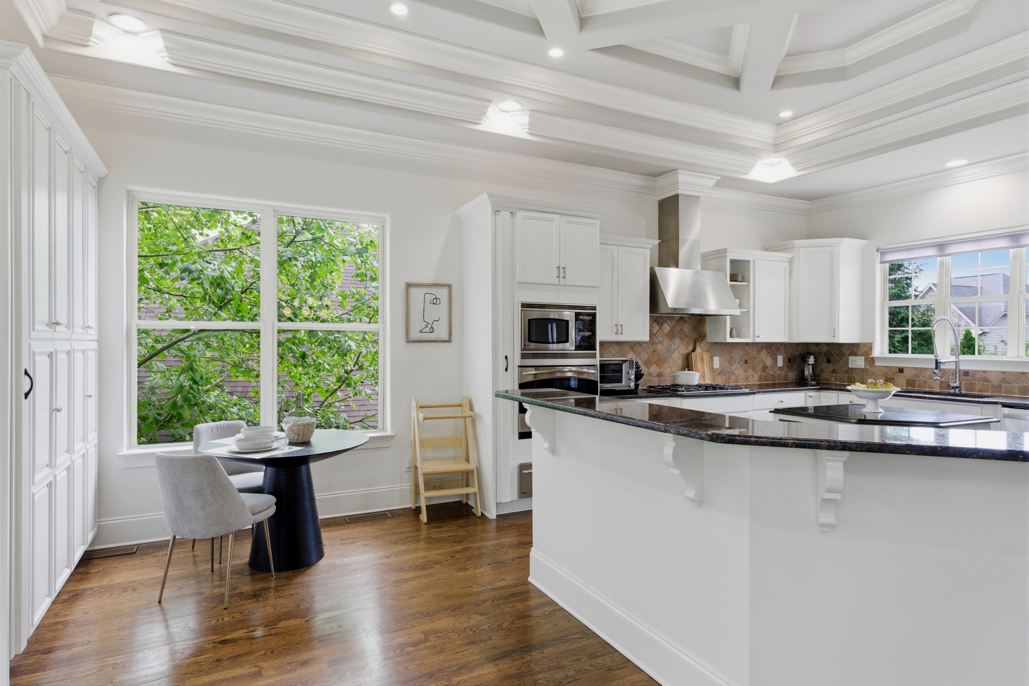 548 Summit Oaks Ct