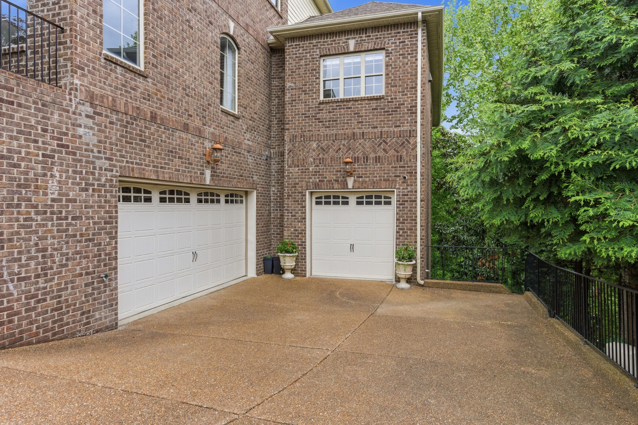 548 Summit Oaks Ct