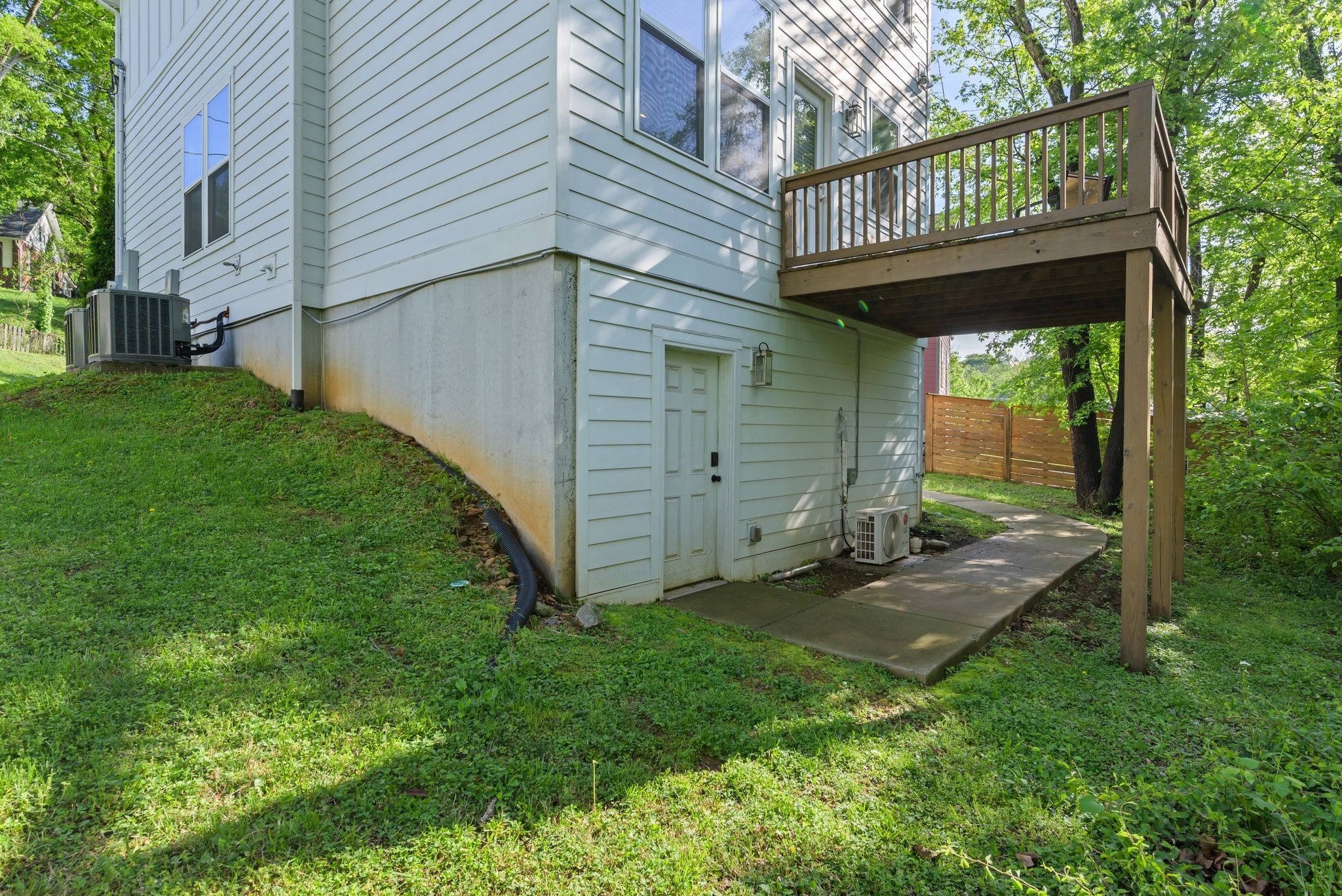 2676 Hartford Dr